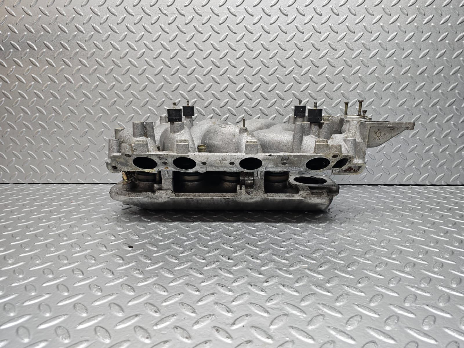 0049 Mercedes-Benz W116 350SE Intake Manifold 1161413501