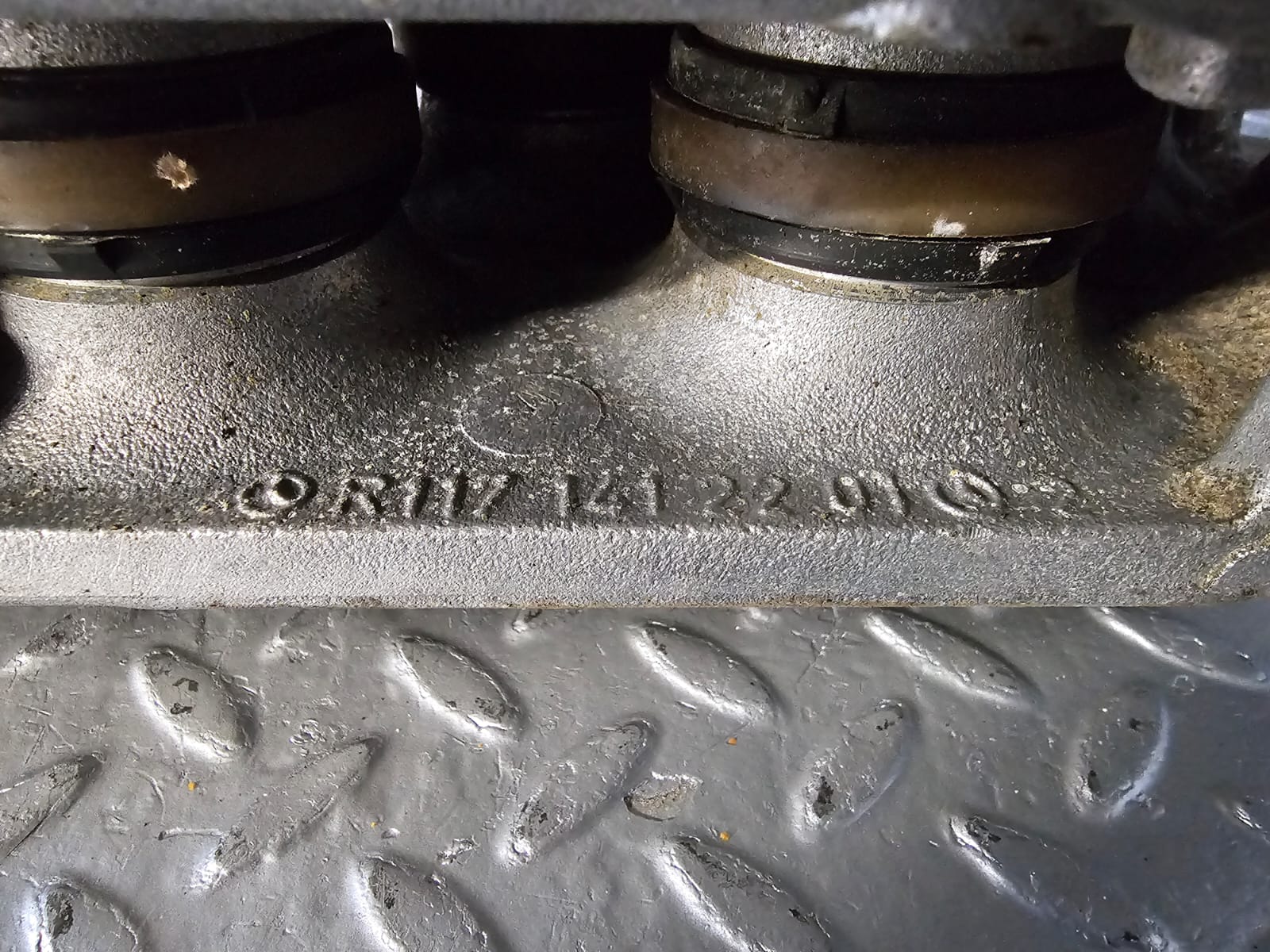 0049 Mercedes-Benz W116 350SE Intake Manifold 1161413501