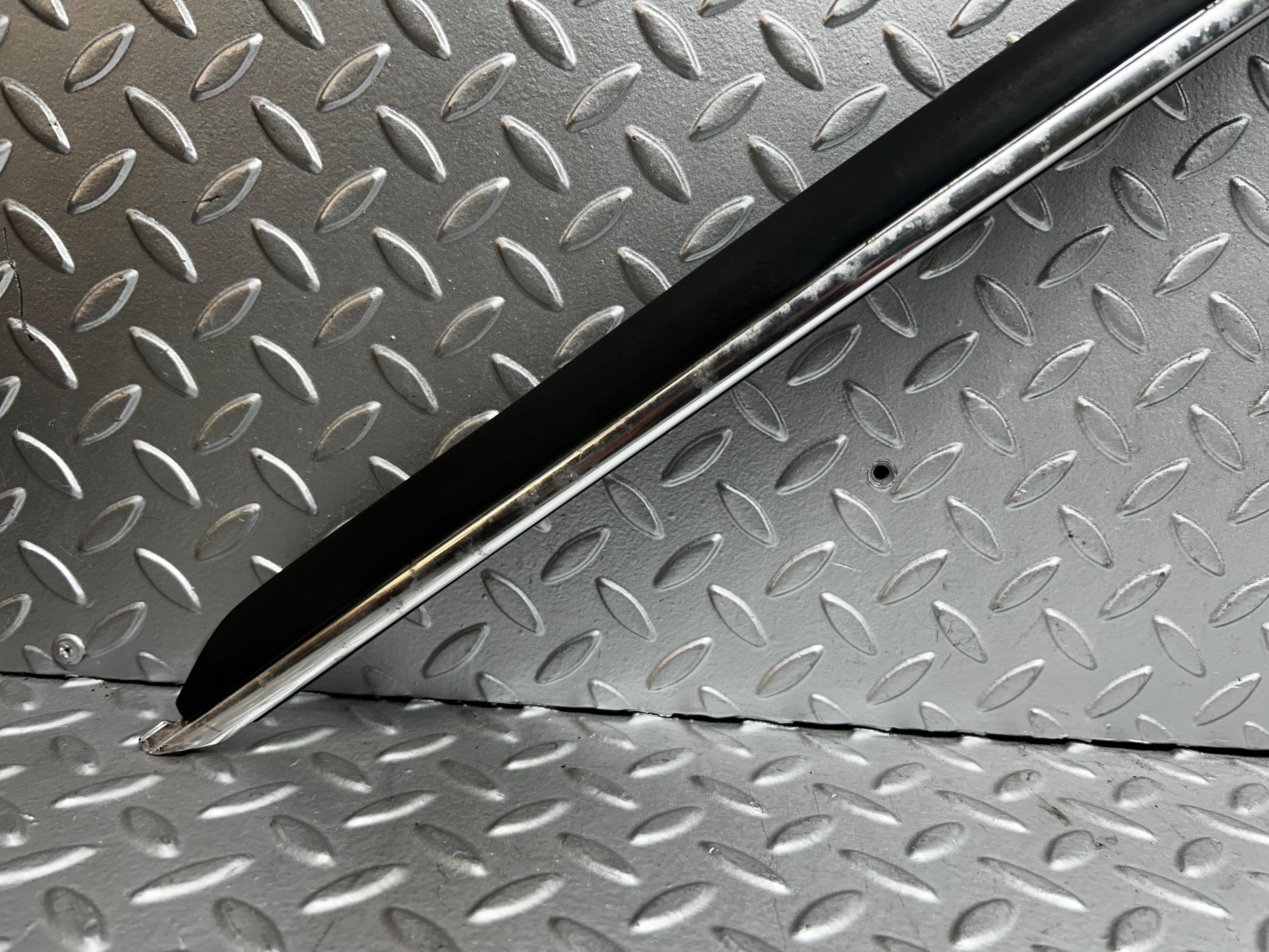 7810 Mercedes-Benz S123 230TE Wagon Roof Chrome Trim Left Side