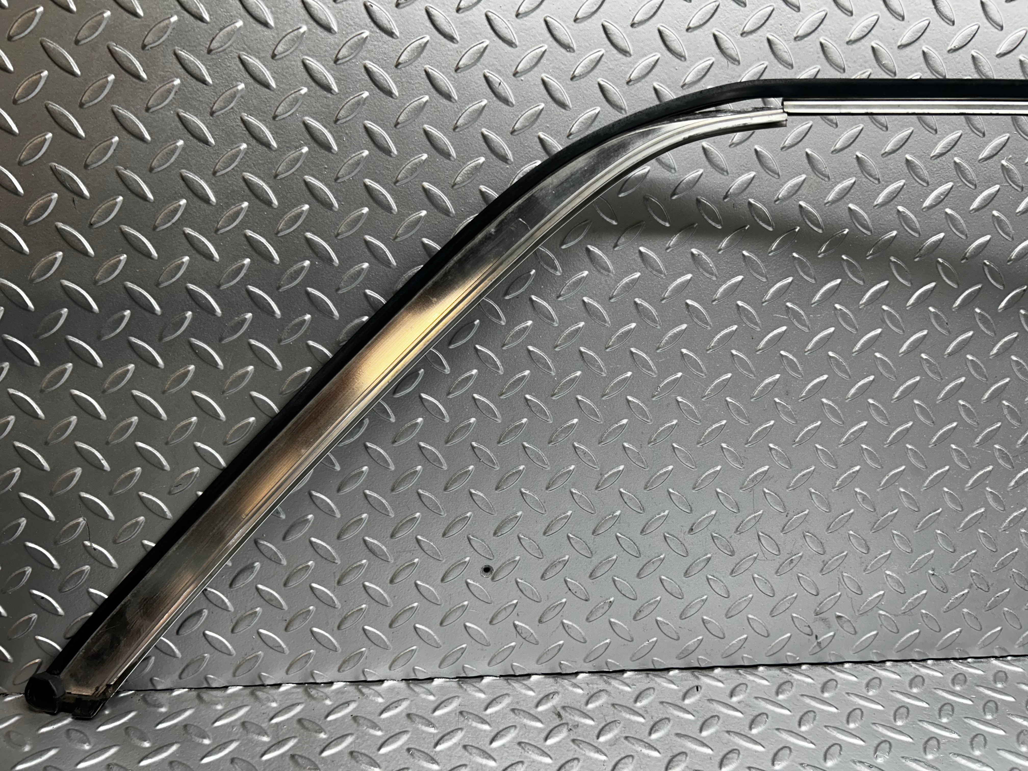 7810 Mercedes-Benz S123 230TE Wagon Roof Chrome Trim Left Side