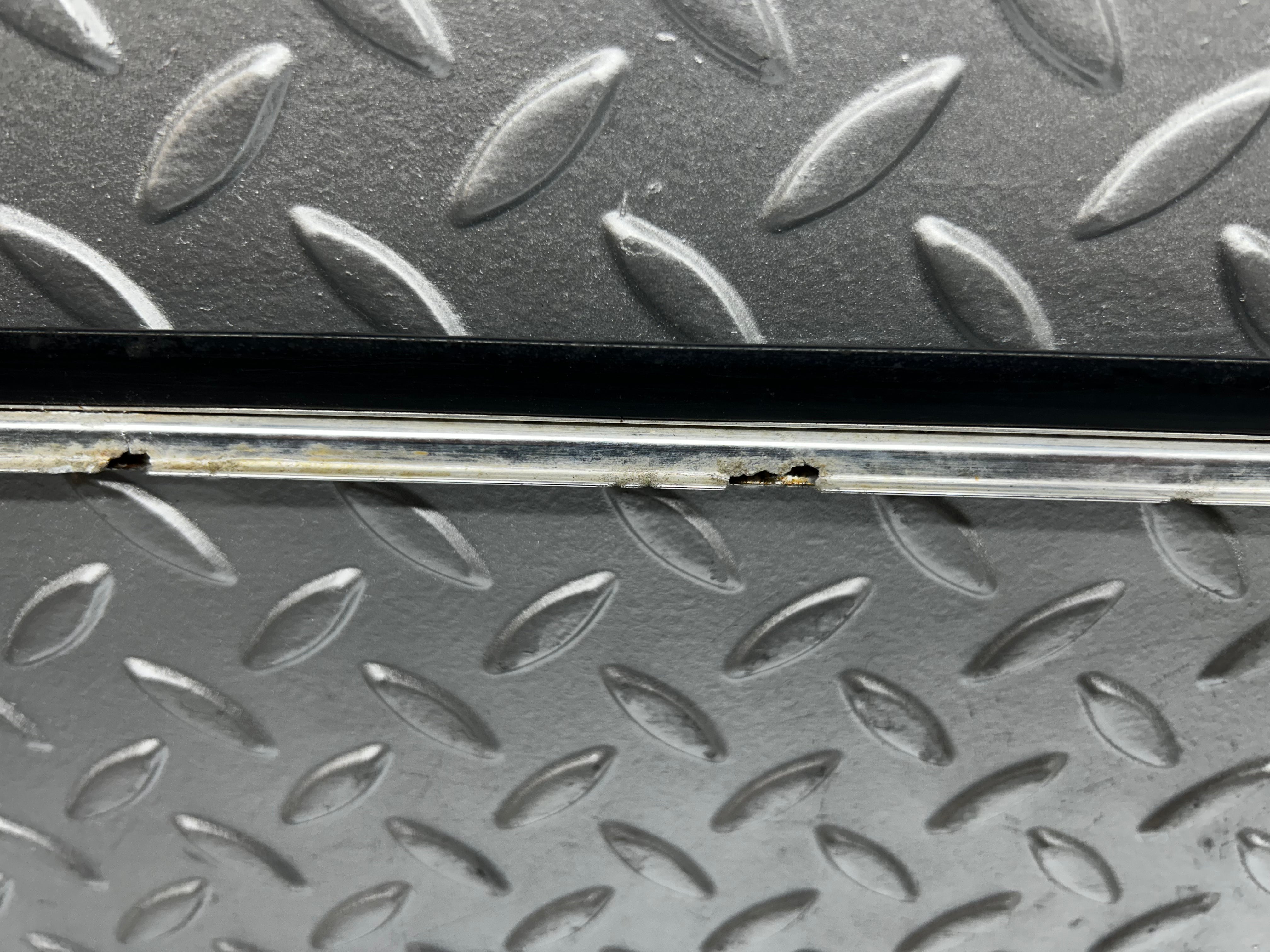 7811 Mercedes-Benz S123 230TE Wagon Roof Chrome Trim Right Side