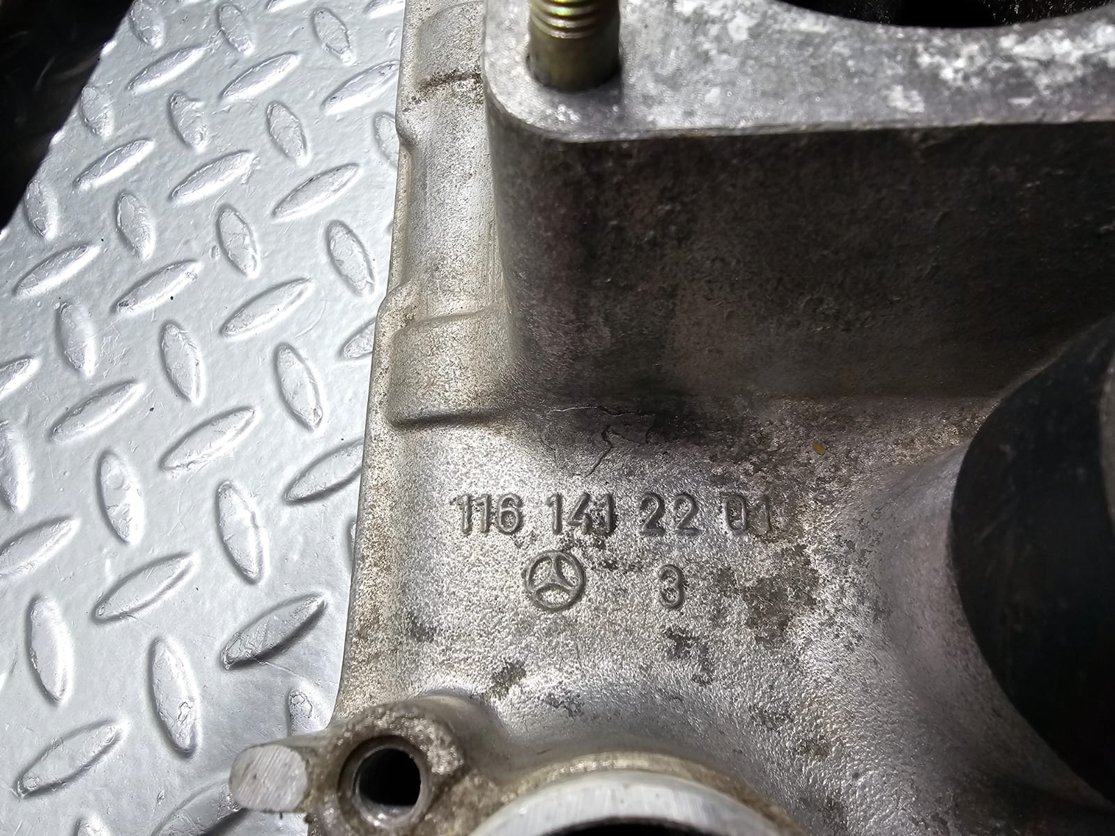 0942 Mercedes-Benz C107 350SLC Coupe Coupe Air Intake Manifold 1161412501