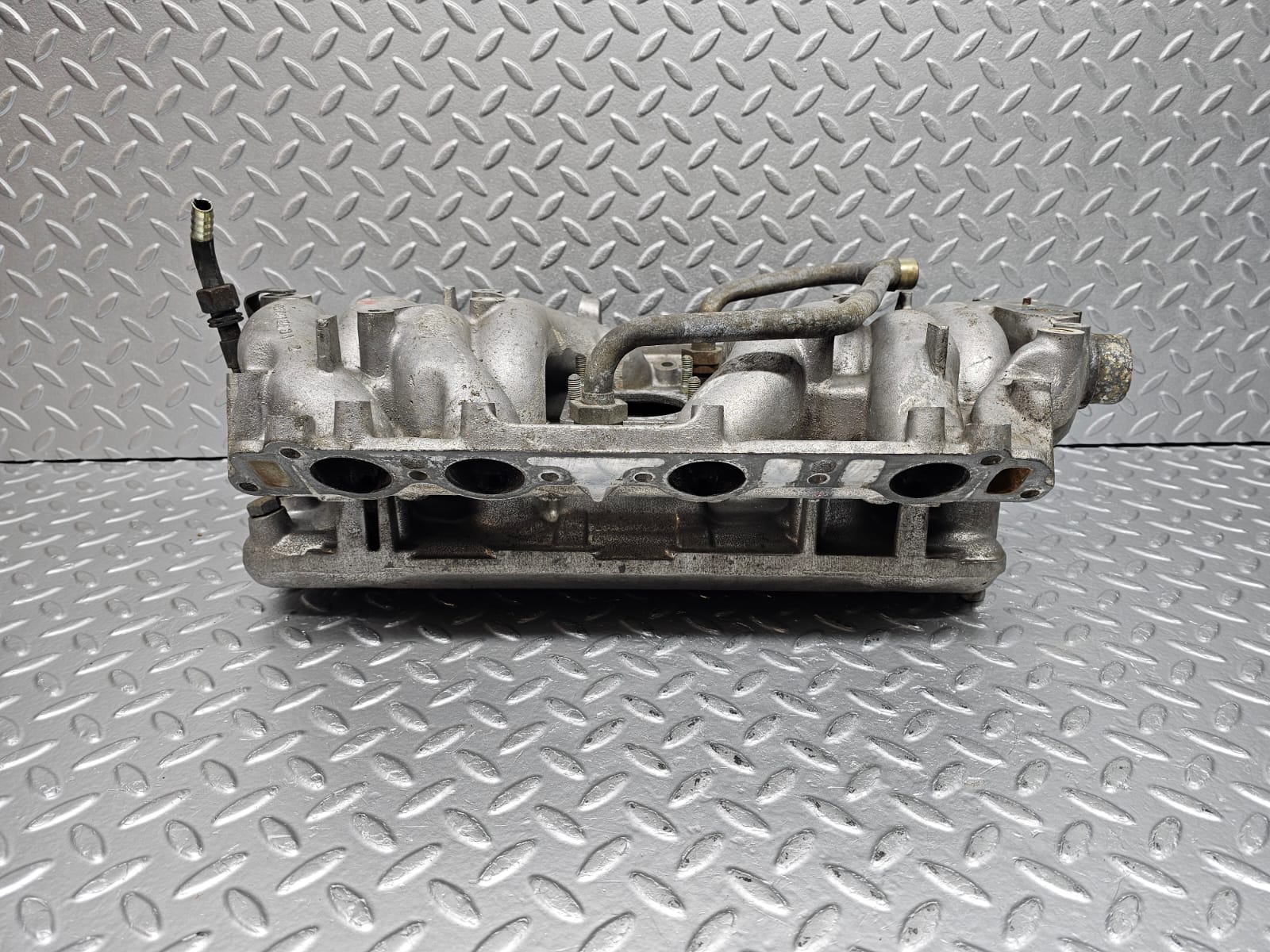 0942 Mercedes-Benz C107 350SLC Coupe Coupe Air Intake Manifold 1161412501