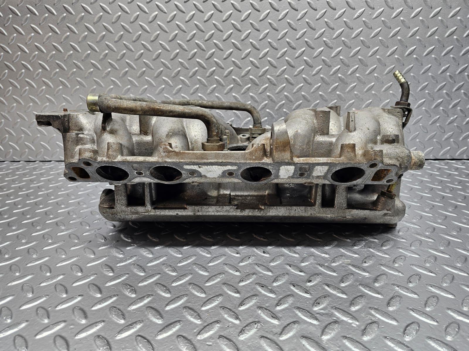 0942 Mercedes-Benz C107 350SLC Coupe Coupe Air Intake Manifold 1161412501