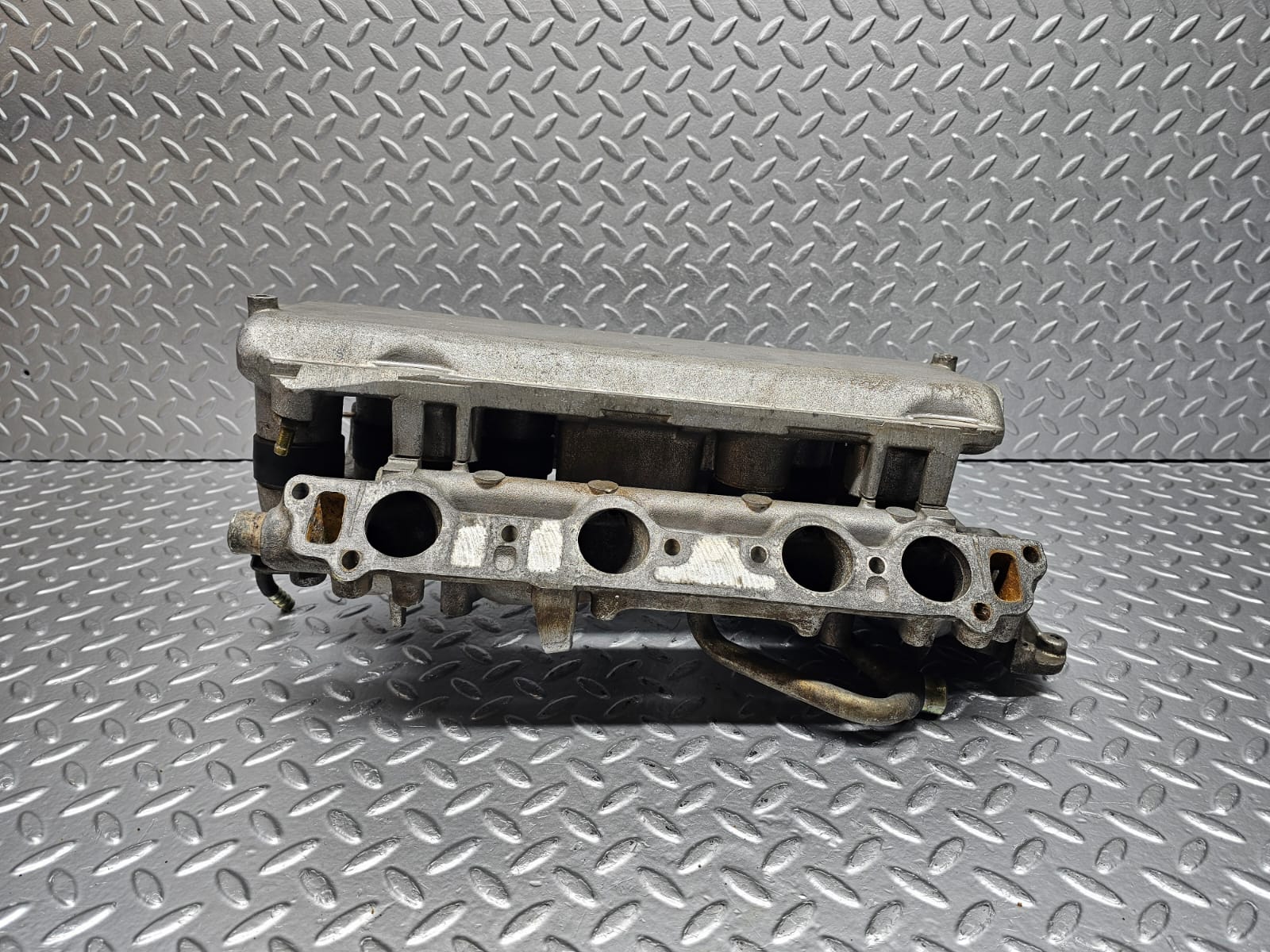 0942 Mercedes-Benz C107 350SLC Coupe Coupe Air Intake Manifold 1161412501