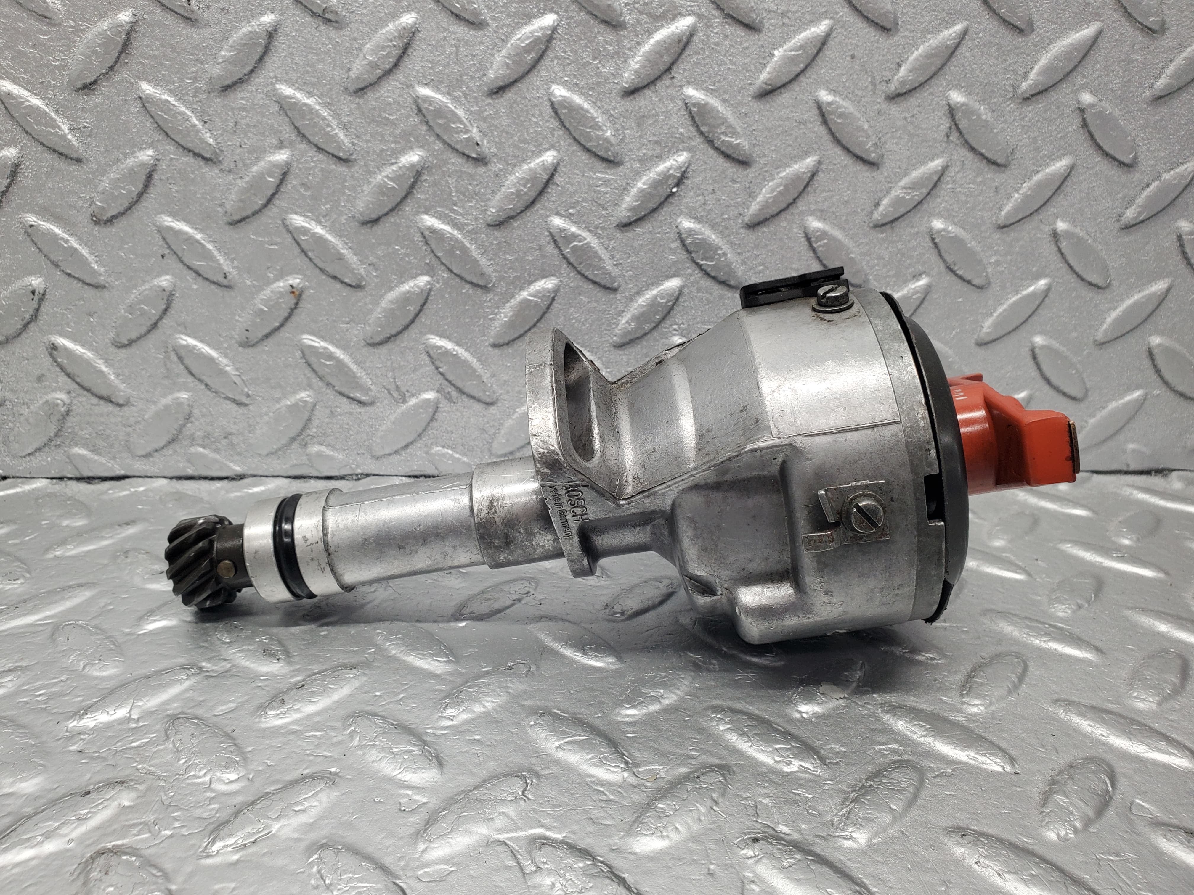 51762 Mercedes-Benz W123 M110 Ignition Distributor Bosch 0237306045 0031580901