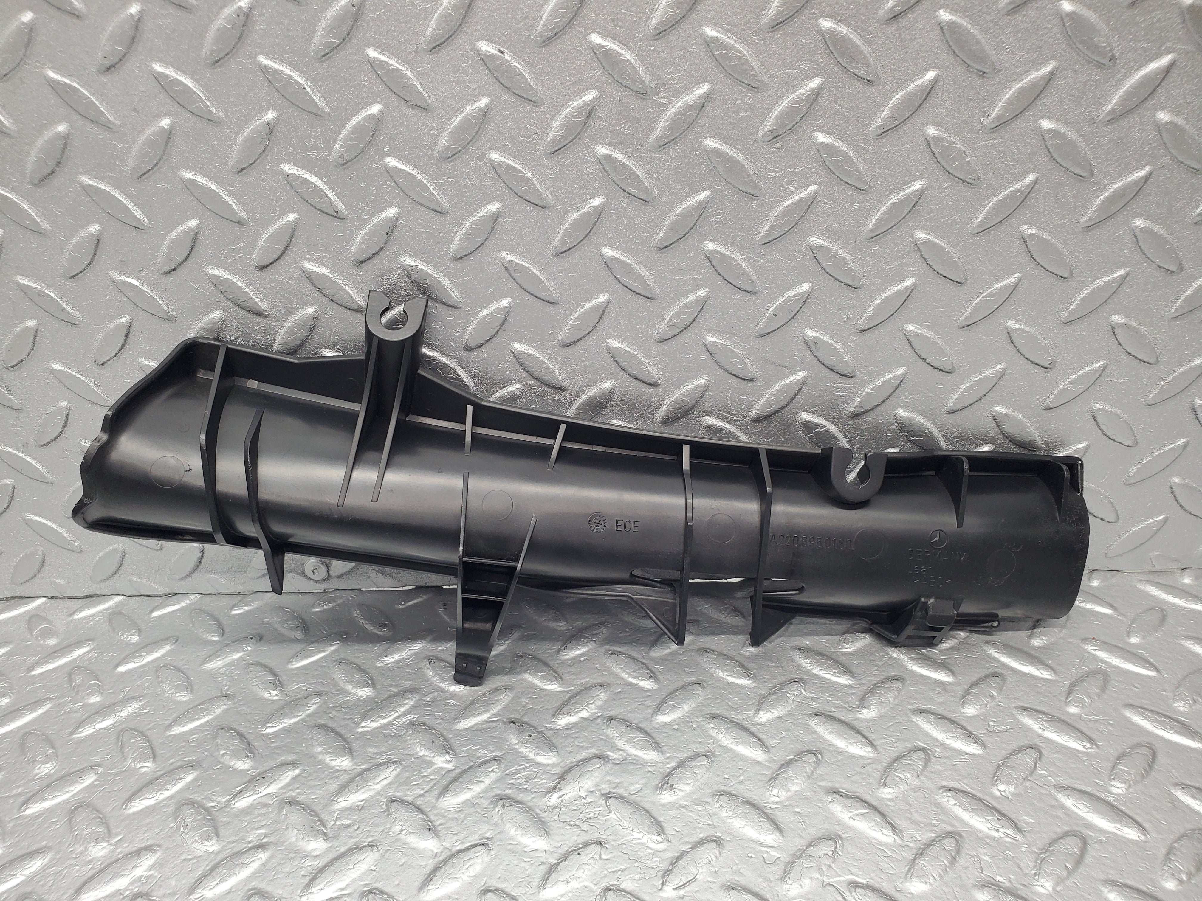 1525 Mercedes-Benz W220 S430 Ledge Border Rear Right 2206950160