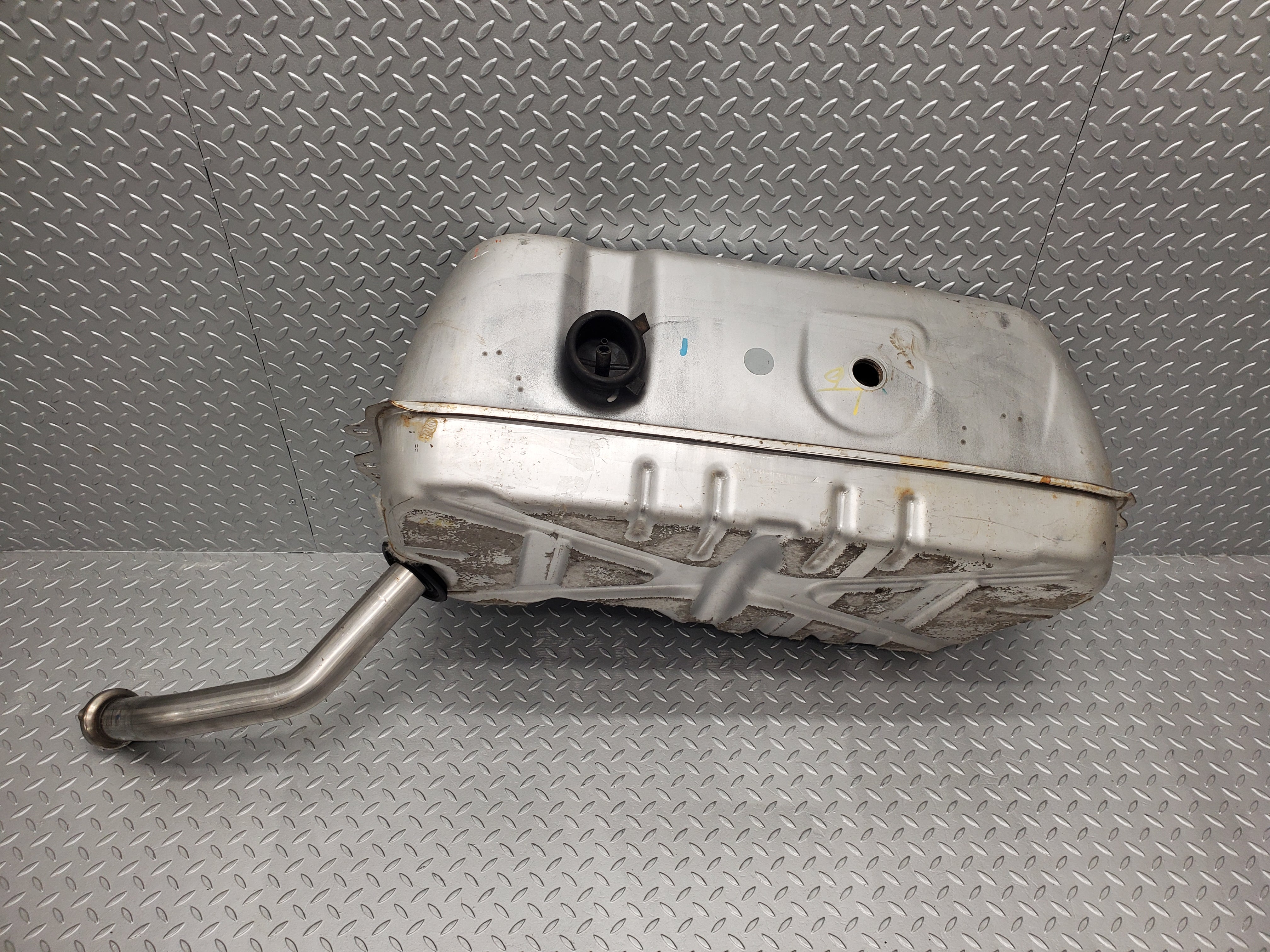 1587 Mercedes-Benz W220 S430 Fuel Tank Petrol 2204700920