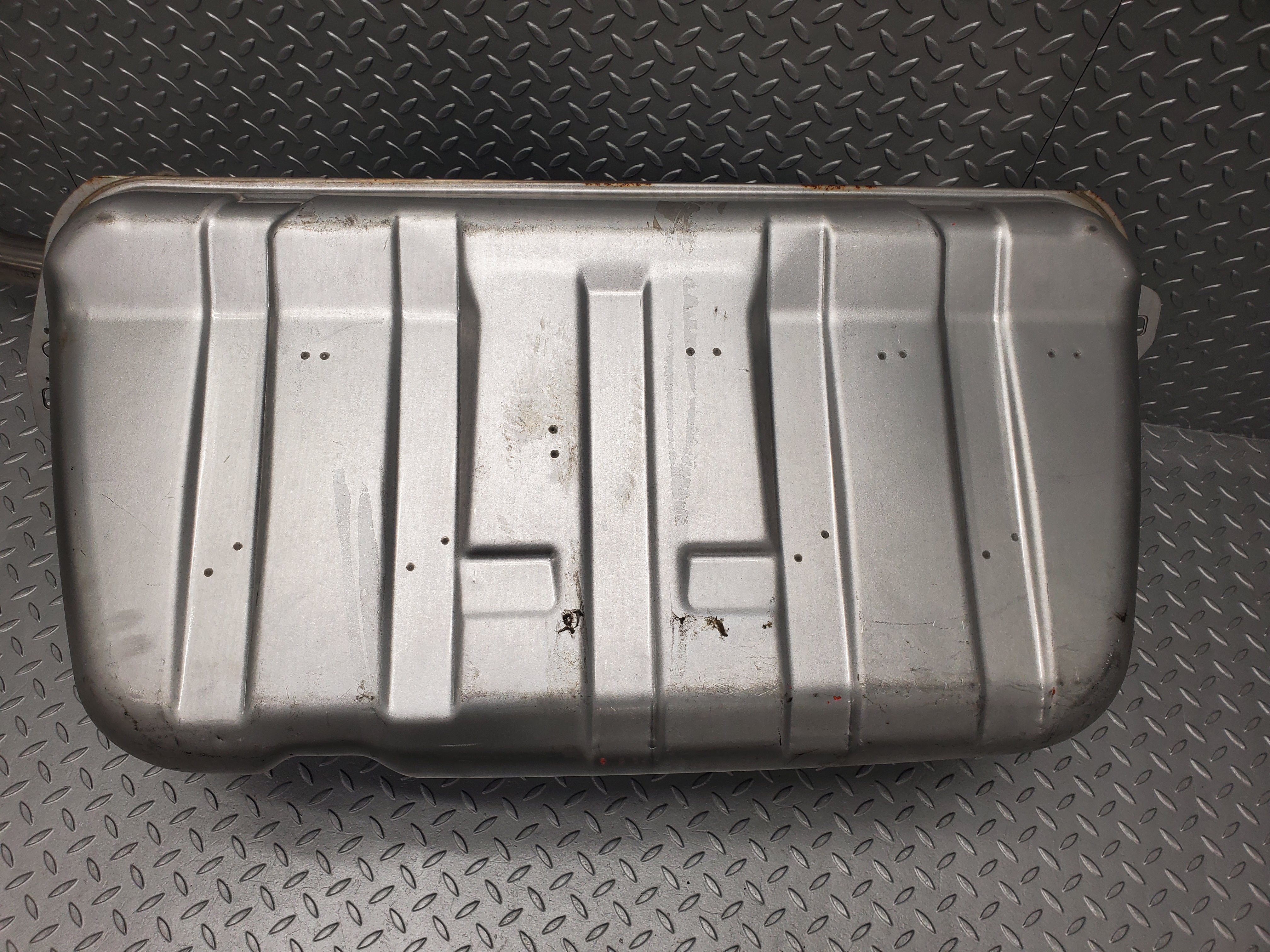 1587 Mercedes-Benz W220 S430 Fuel Tank Petrol 2204700920