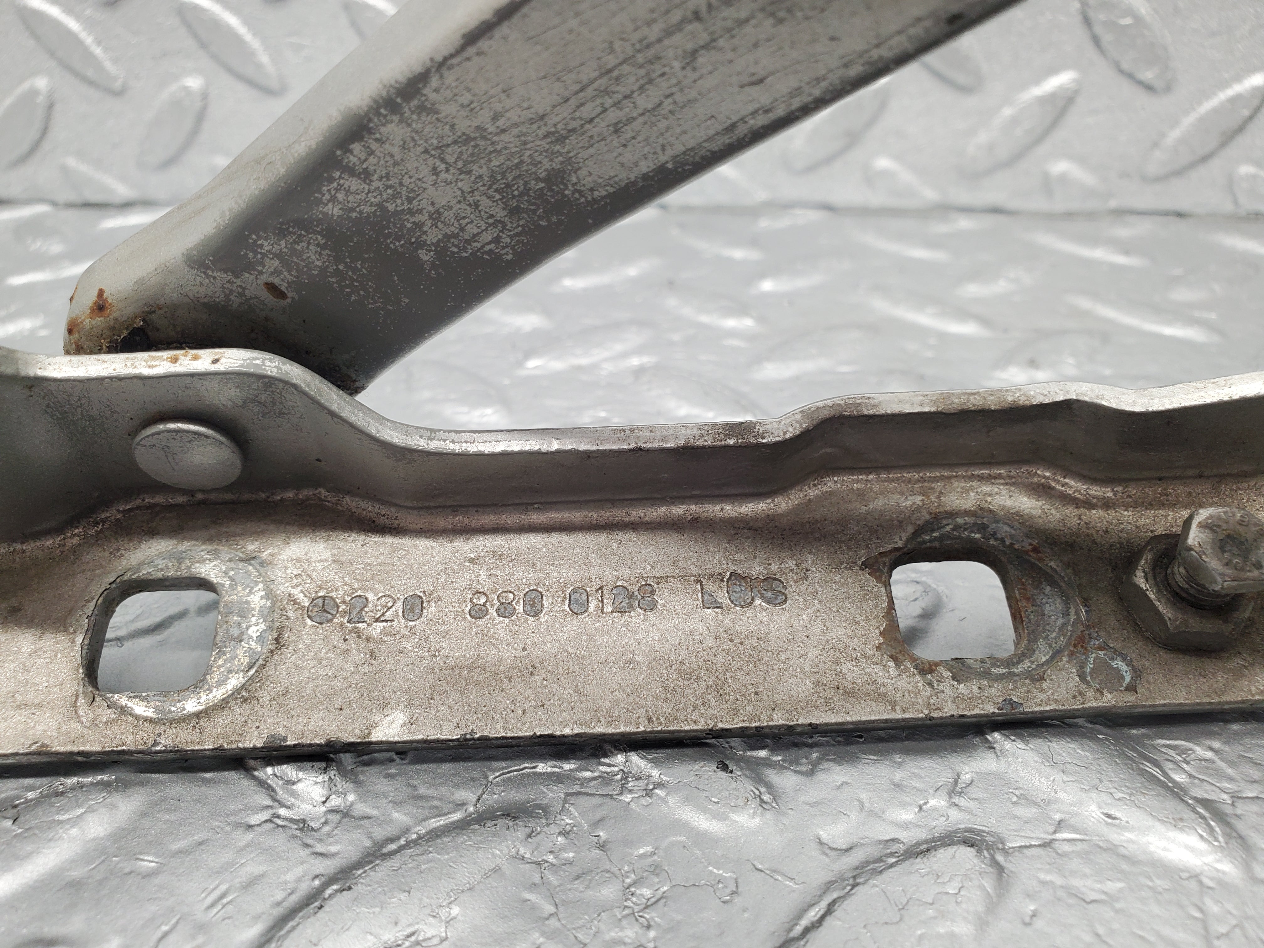 1598 Mercedes-Benz W220 S430 Bonnet Hinge Left Side 2208800128