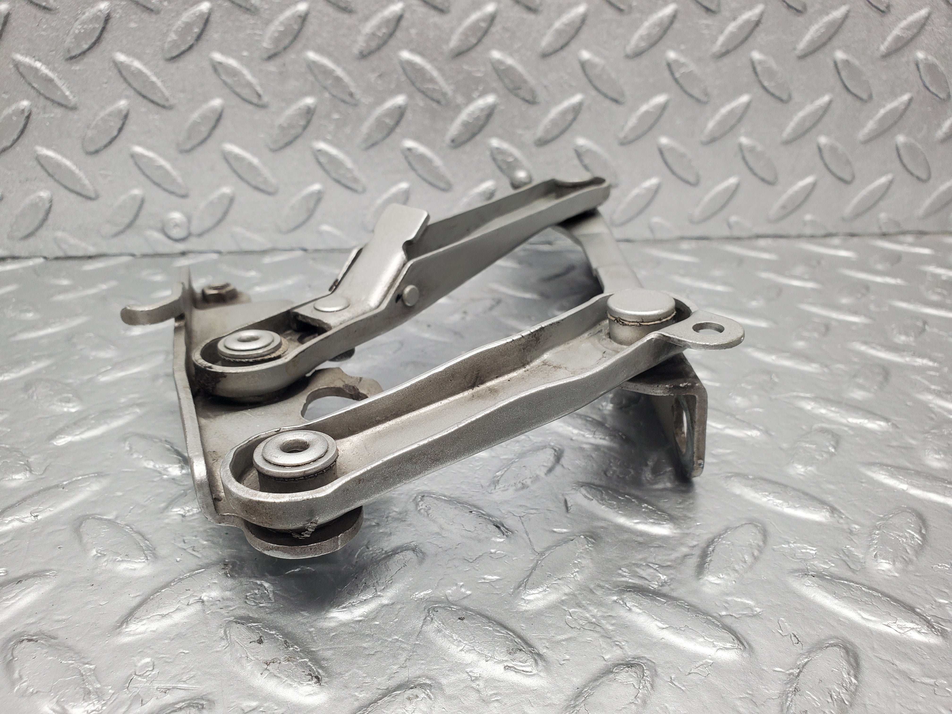 1598 Mercedes-Benz W220 S430 Bonnet Hinge Left Side 2208800128