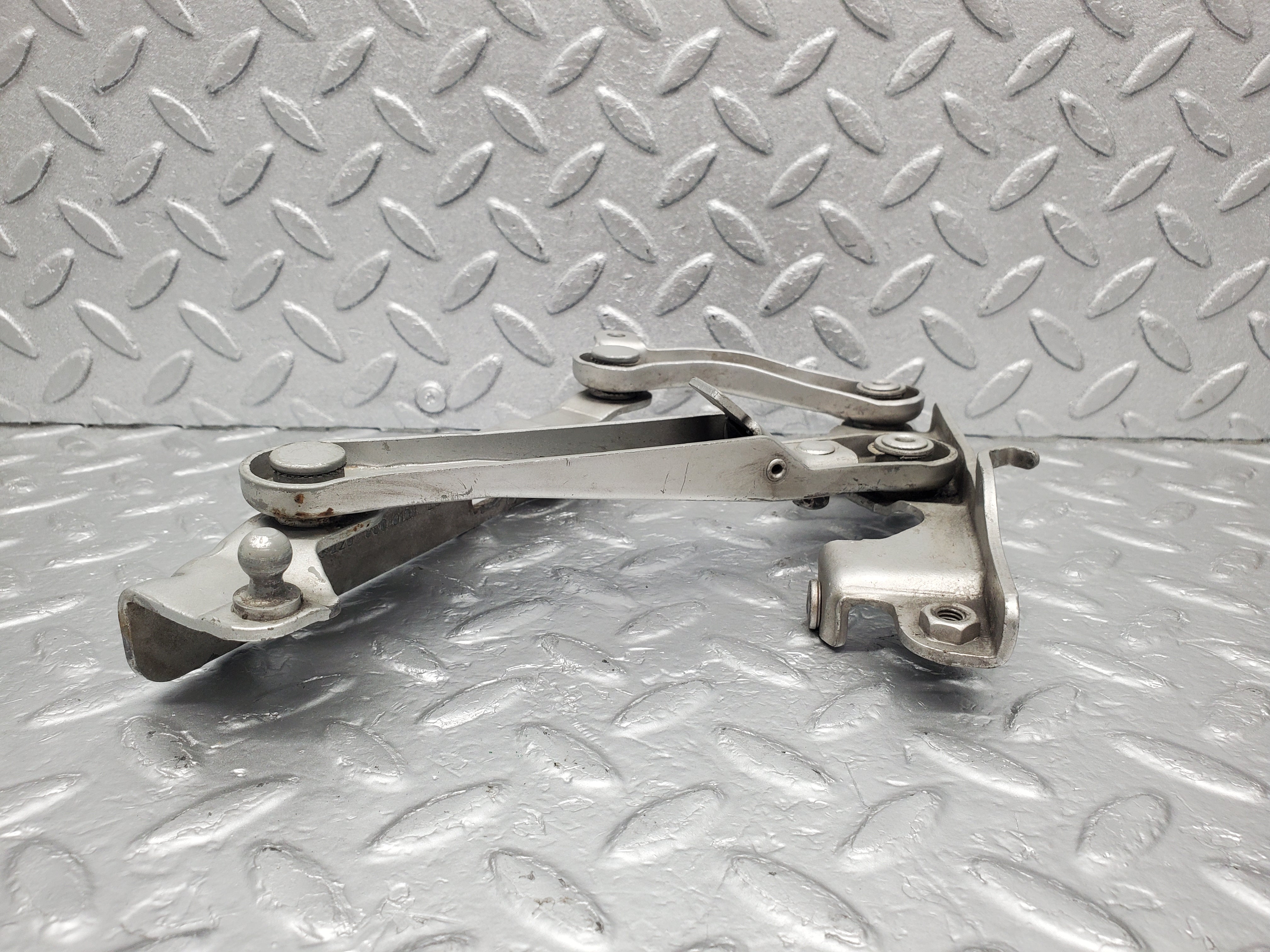 1598 Mercedes-Benz W220 S430 Bonnet Hinge Left Side 2208800128