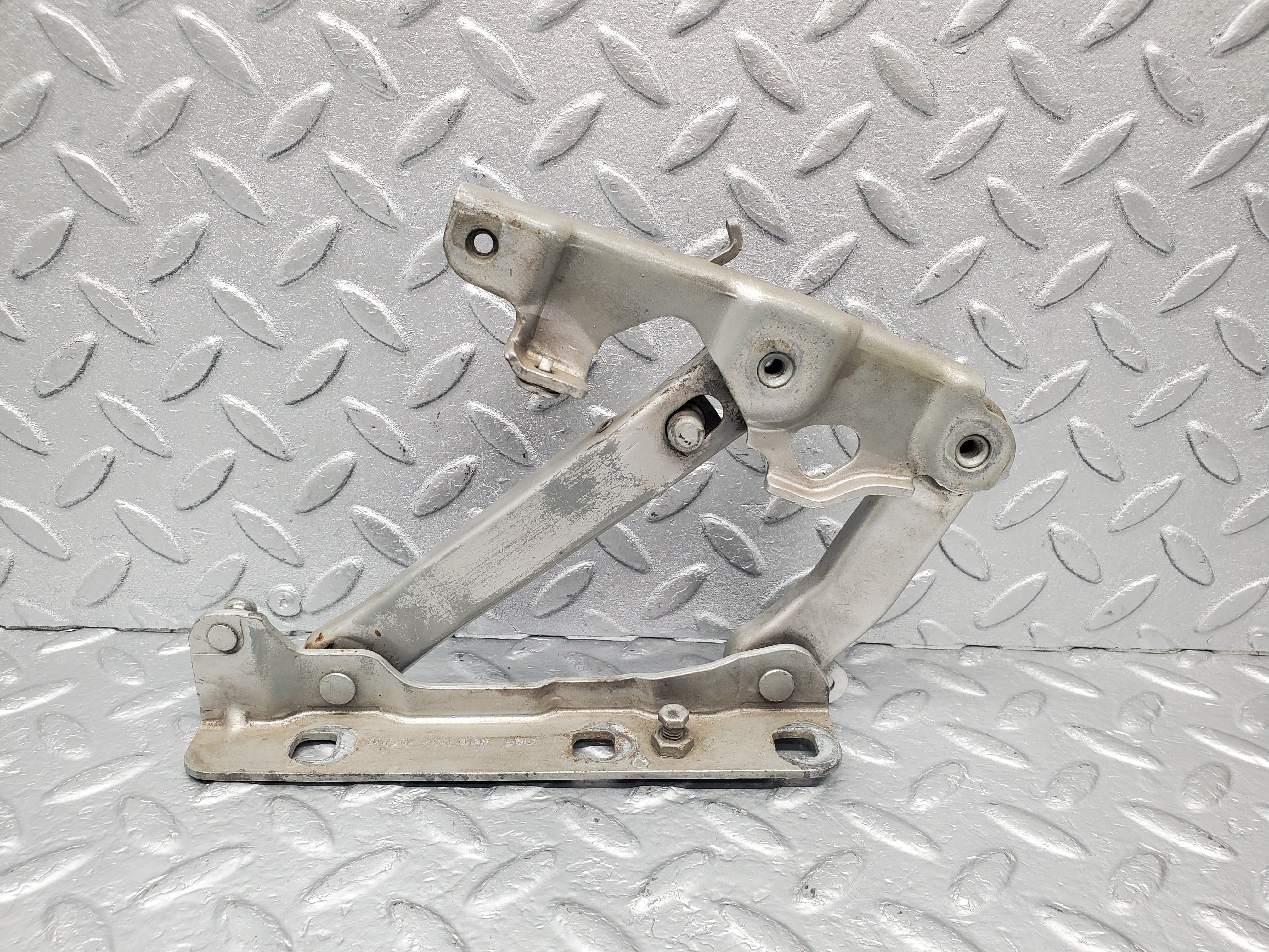 1598 Mercedes-Benz W220 S430 Bonnet Hinge Left Side 2208800128