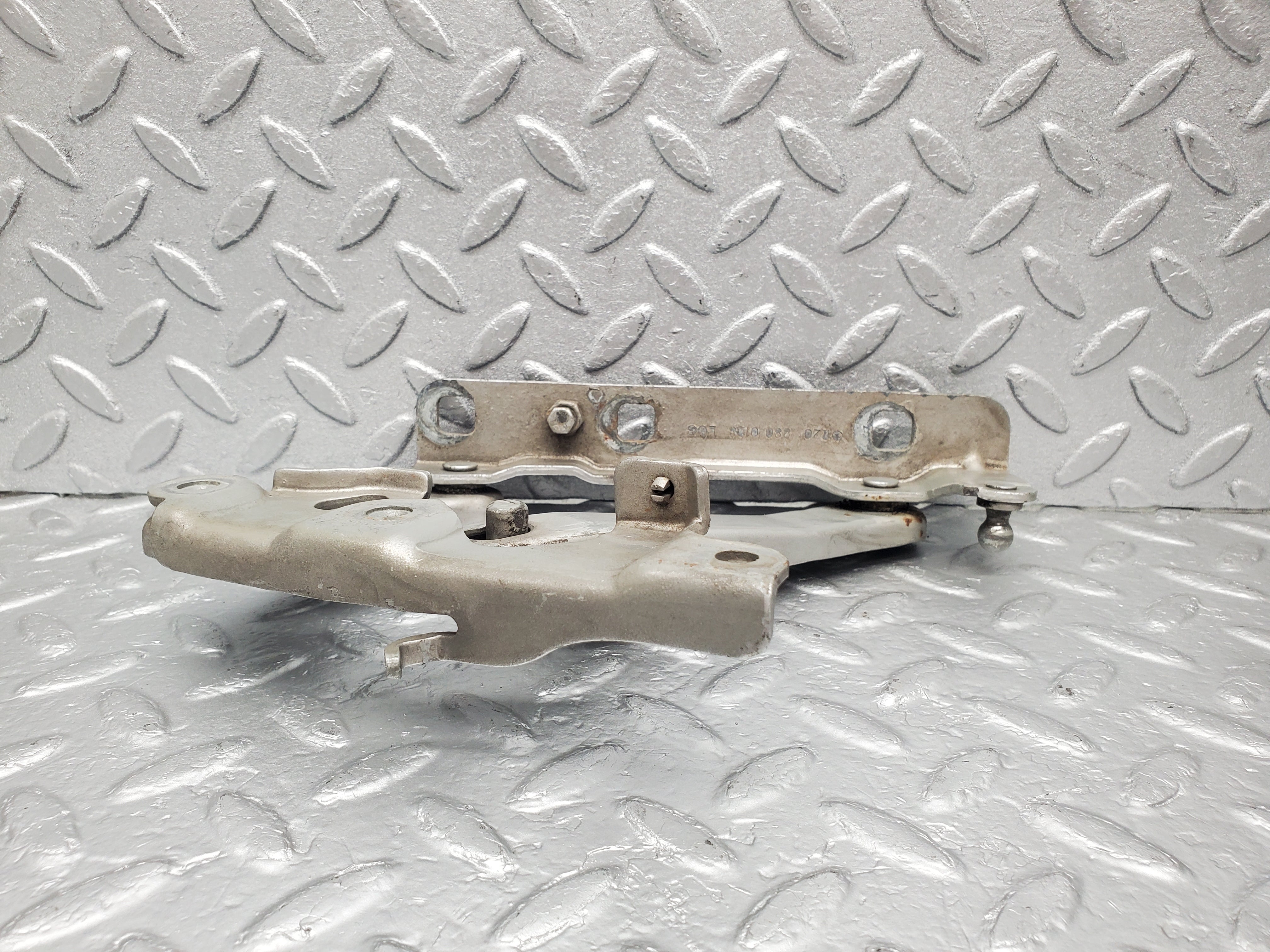 1598 Mercedes-Benz W220 S430 Bonnet Hinge Left Side 2208800128