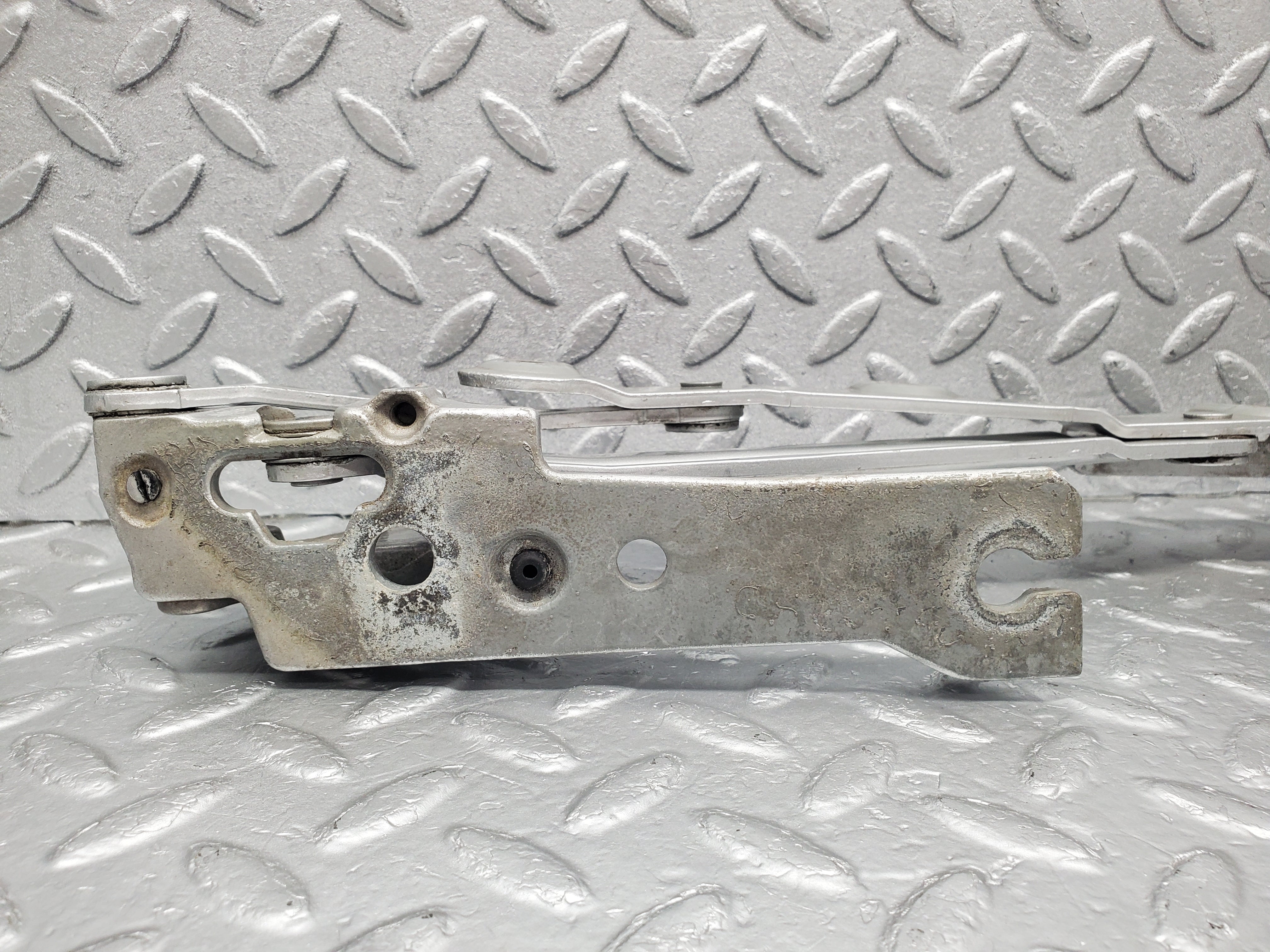 1599 Mercedes-Benz W220 S430 Boot Lid Trunk Hinge Right Side 2207500287