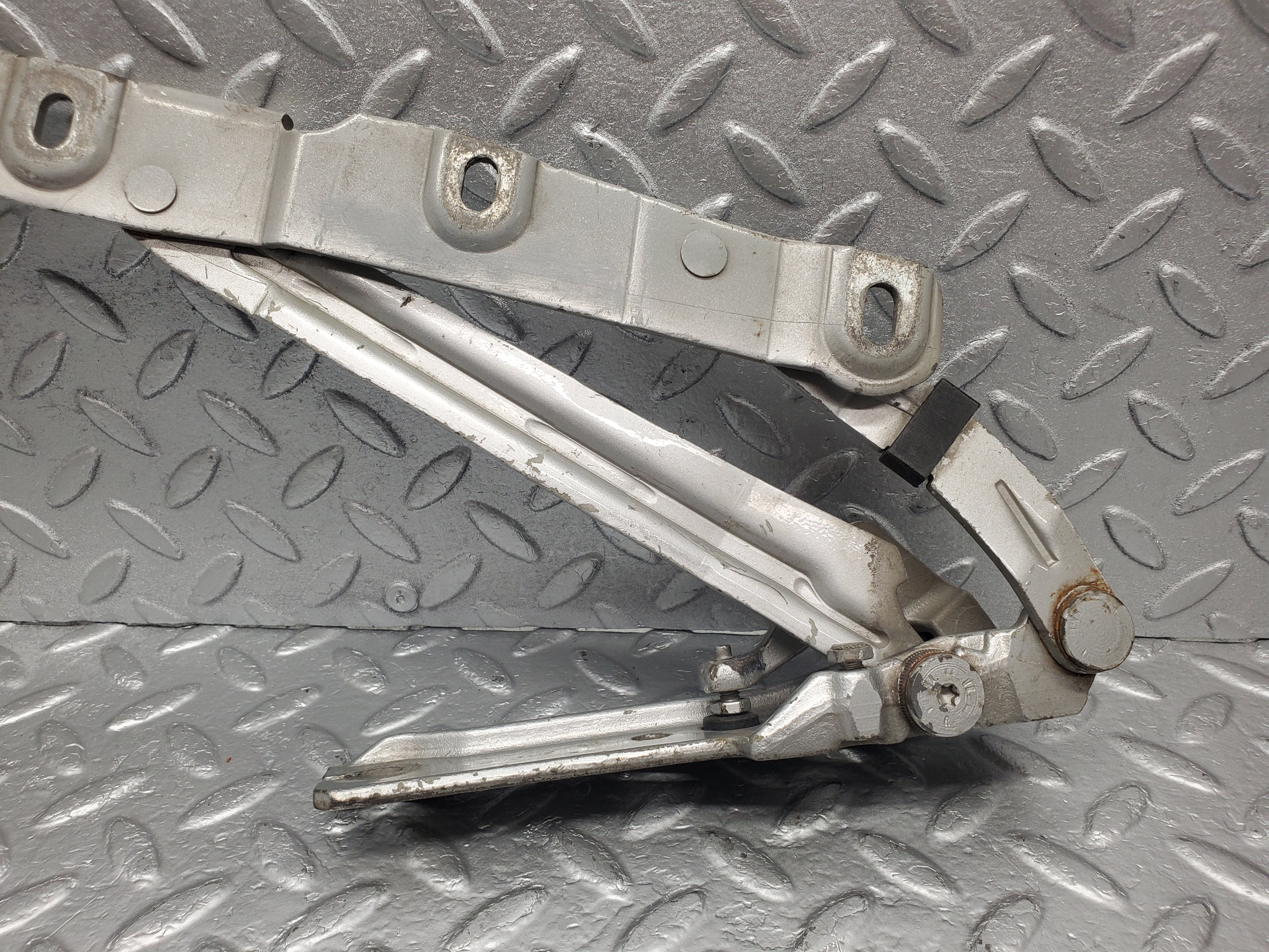 1600 Mercedes-Benz W220 S430 Boot Lid Trunk Hinge Left Side 2207500787