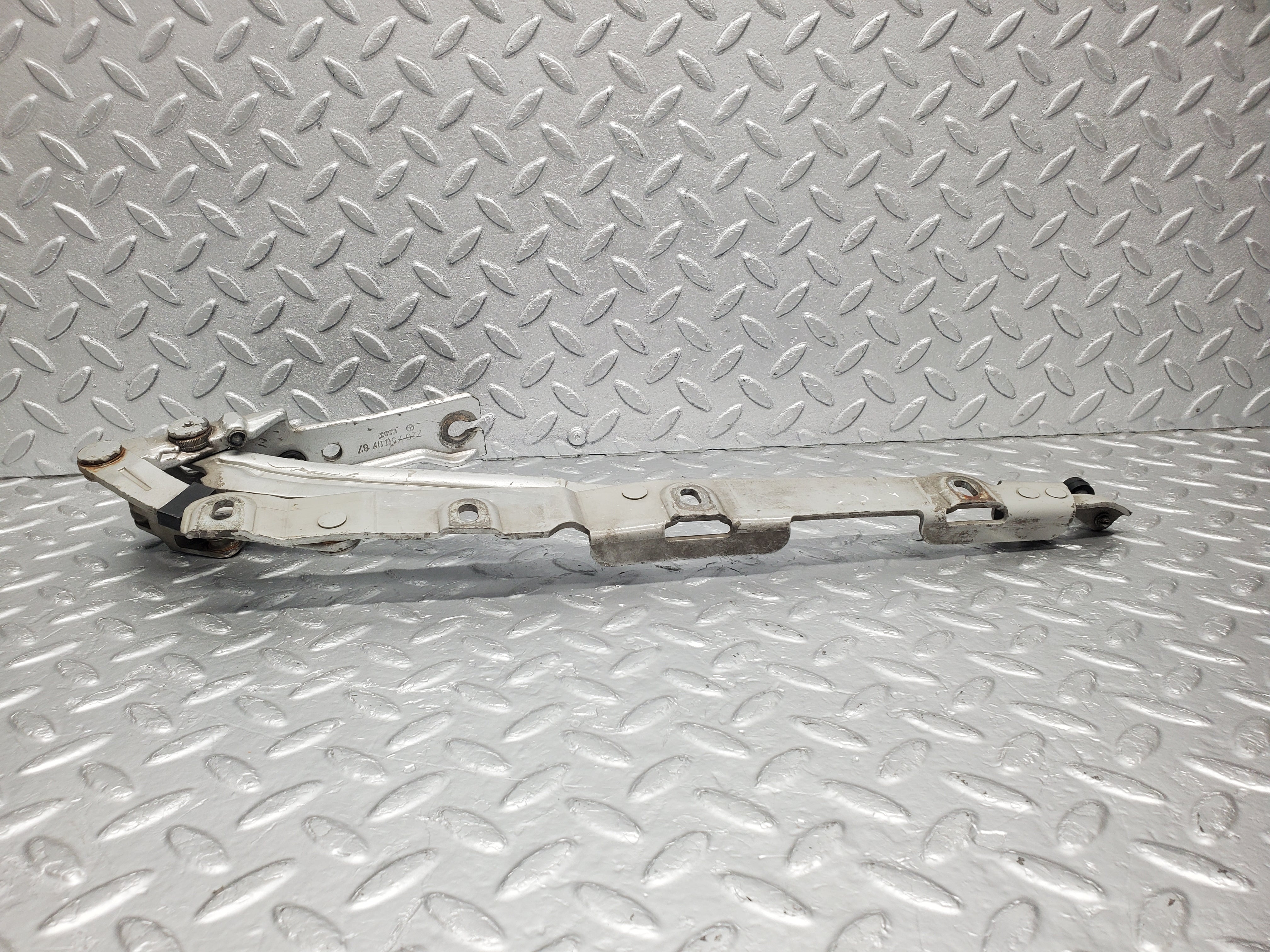 1600 Mercedes-Benz W220 S430 Boot Lid Trunk Hinge Left Side 2207500787