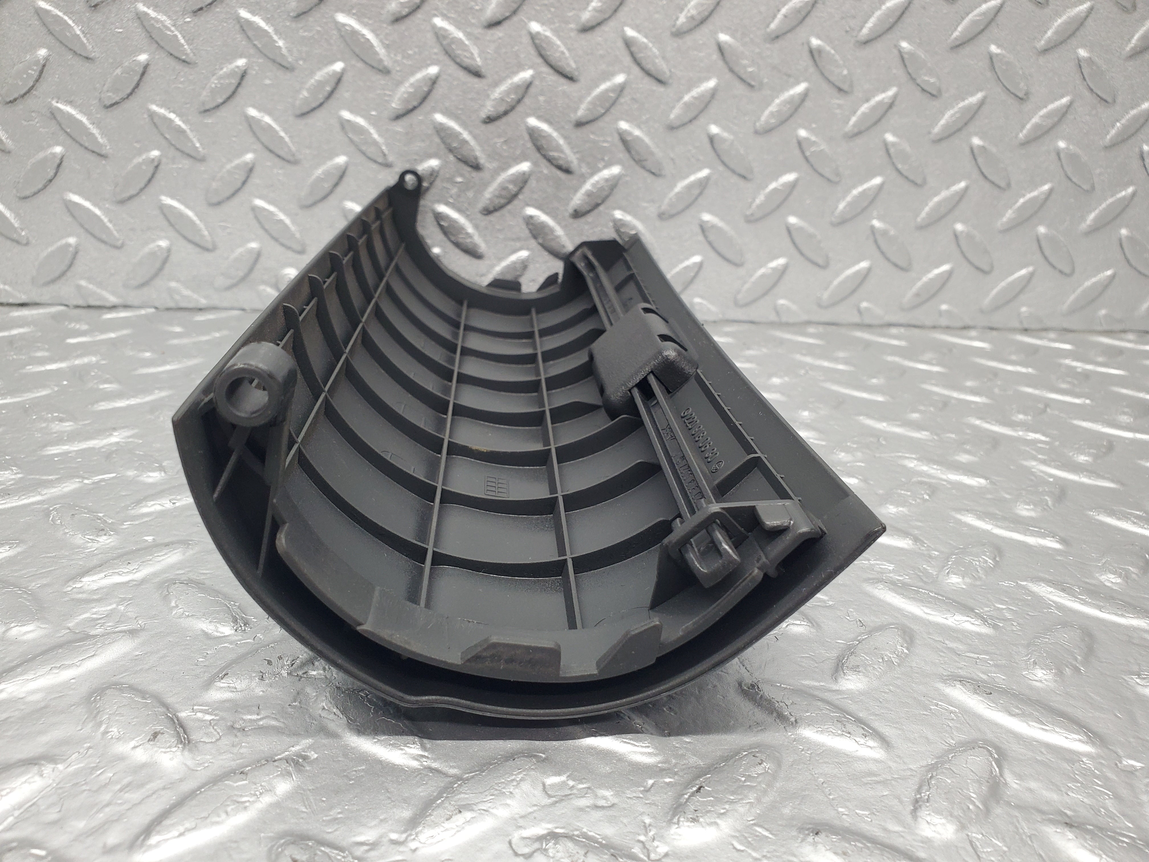 1601 Mercedes-Benz W220 S430 Front Seat Compartment Lid Cover 2209180630