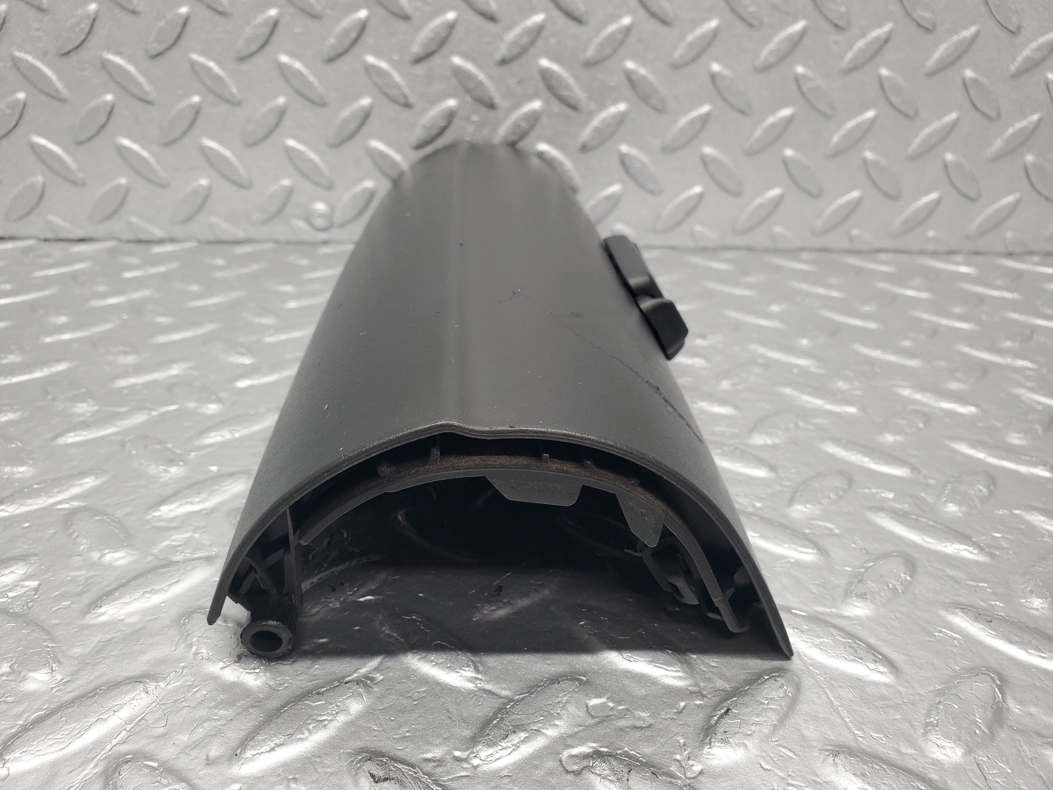 1601 Mercedes-Benz W220 S430 Front Seat Compartment Lid Cover 2209180630