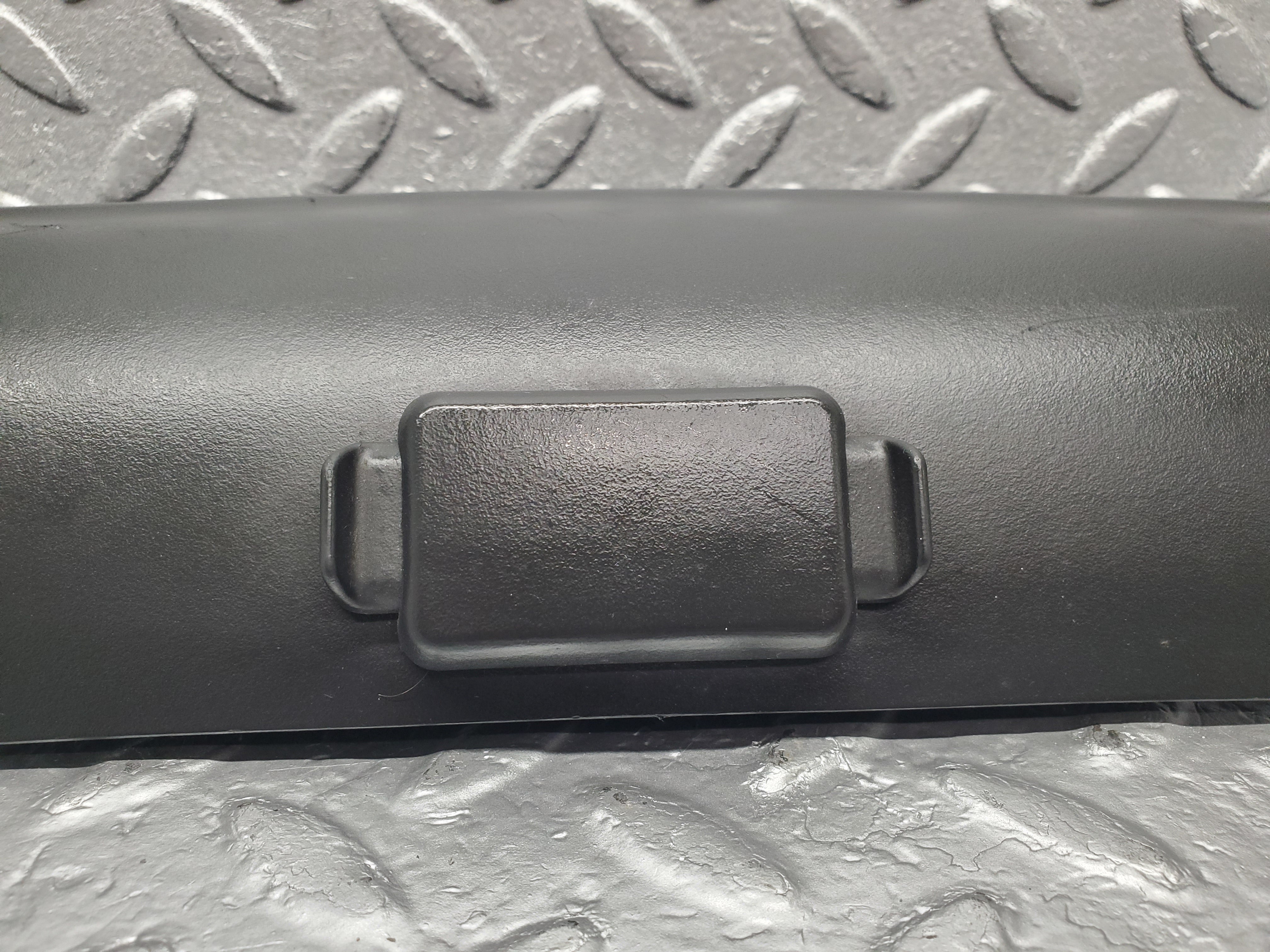 1601 Mercedes-Benz W220 S430 Front Seat Compartment Lid Cover 2209180630