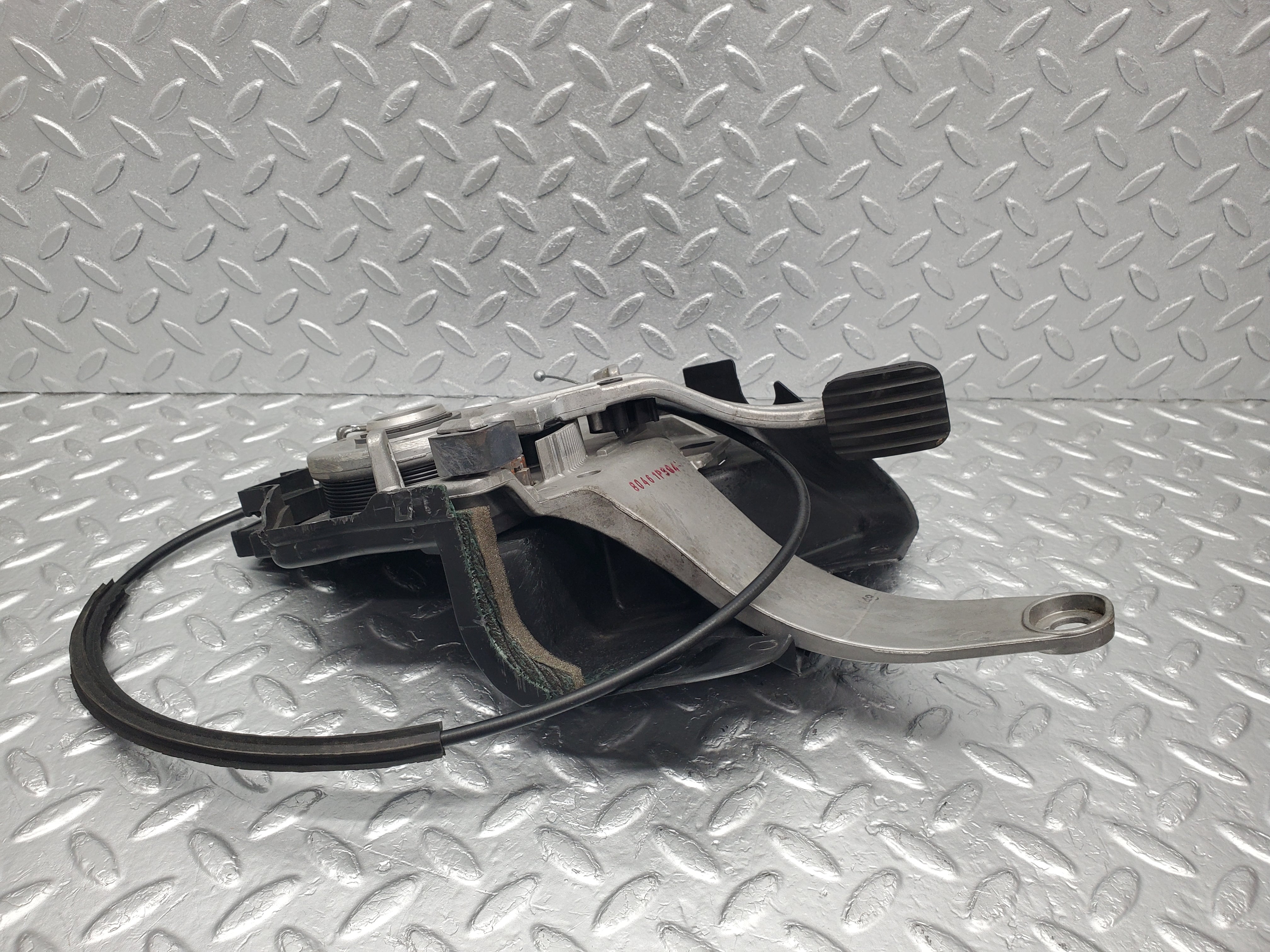 1602 Mercedes-Benz W220 S430 Handbrake Pedal 2206841318