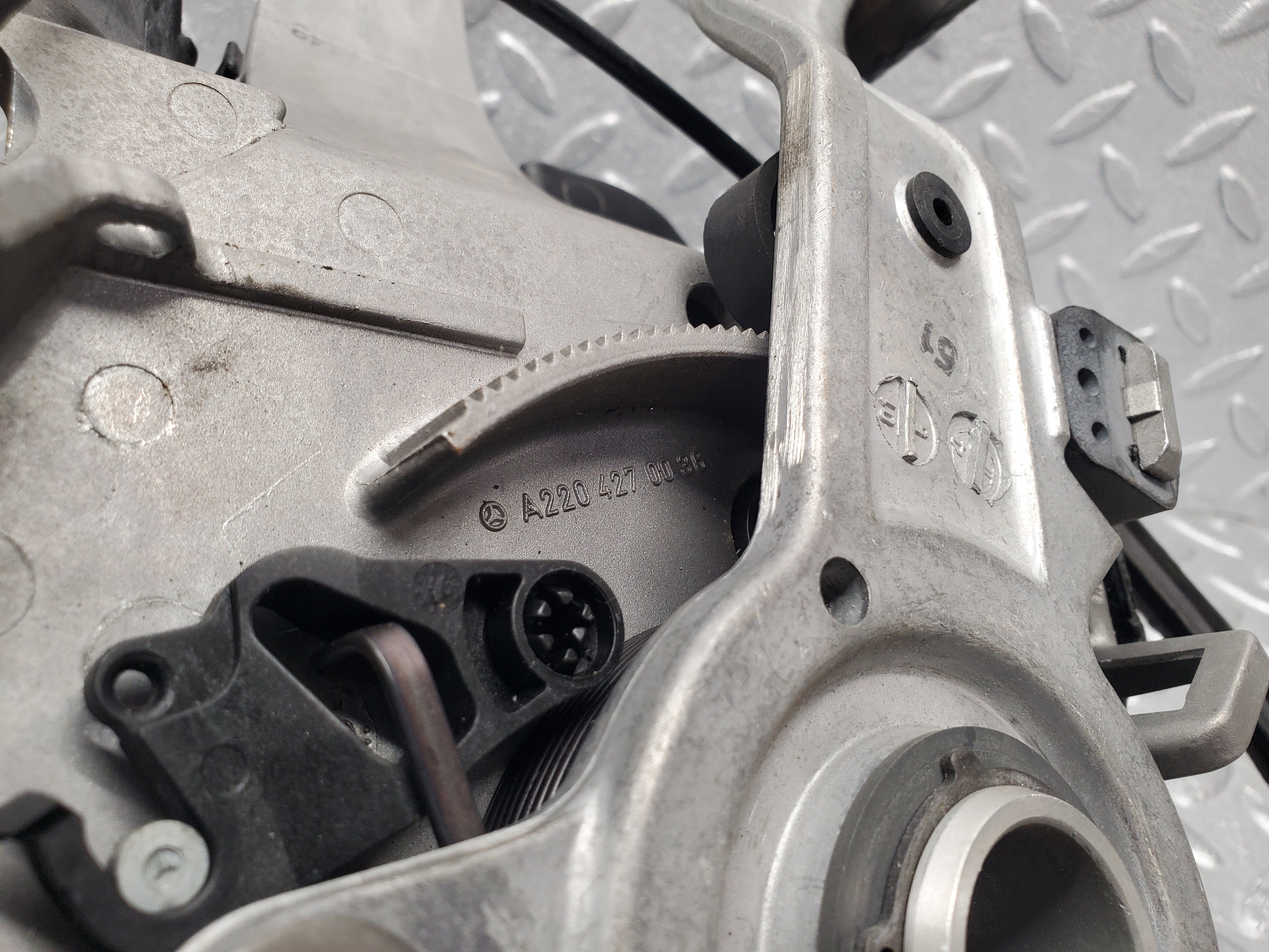 1602 Mercedes-Benz W220 S430 Handbrake Pedal 2206841318