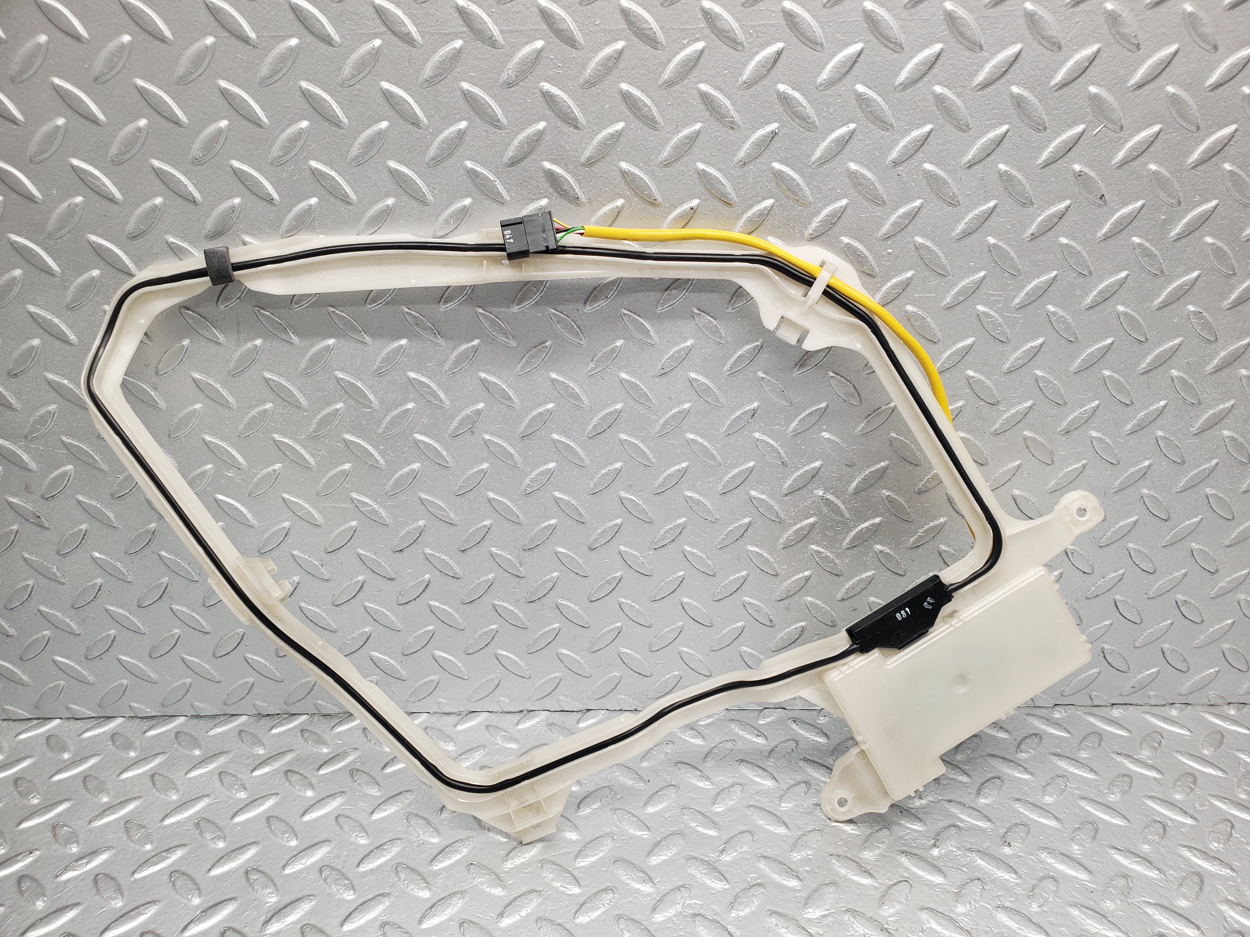 1604 Mercedes-Benz W220 S430 Keyless Antenna Front Right 2208200275