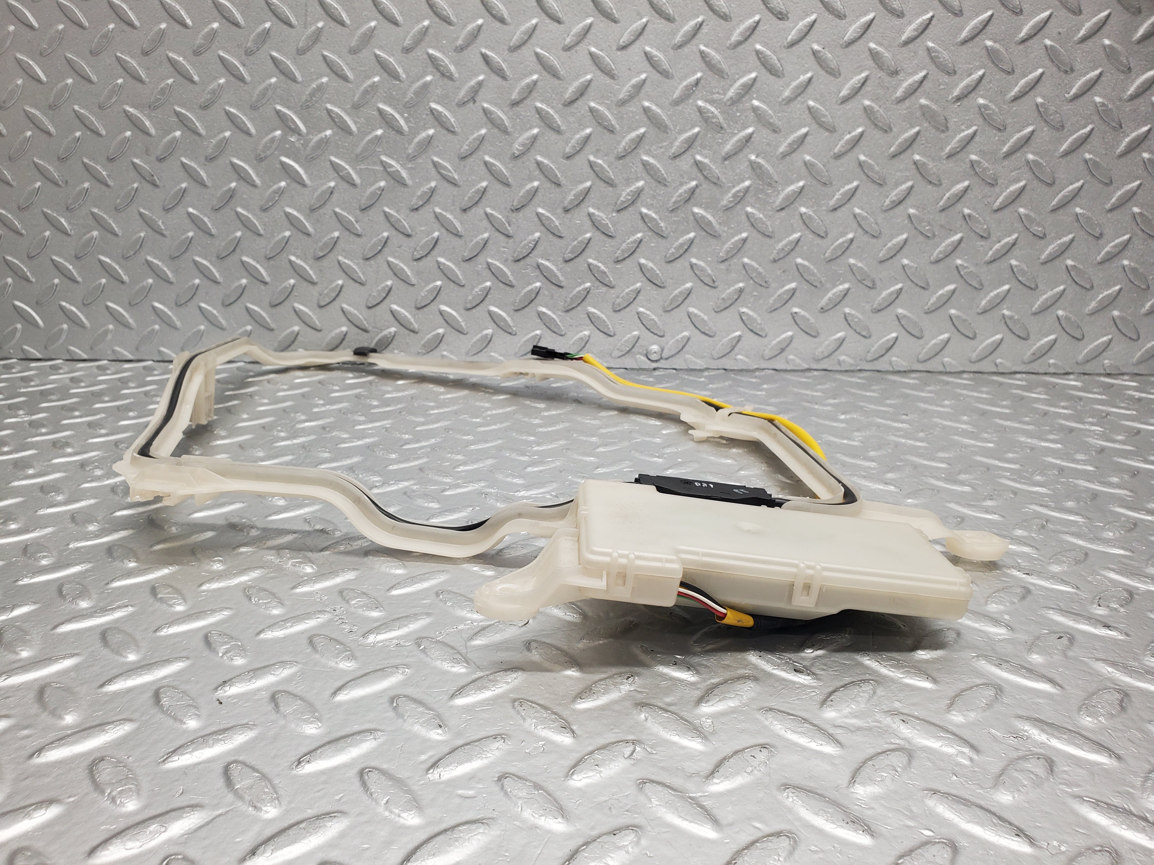 1604 Mercedes-Benz W220 S430 Keyless Antenna Front Right 2208200275