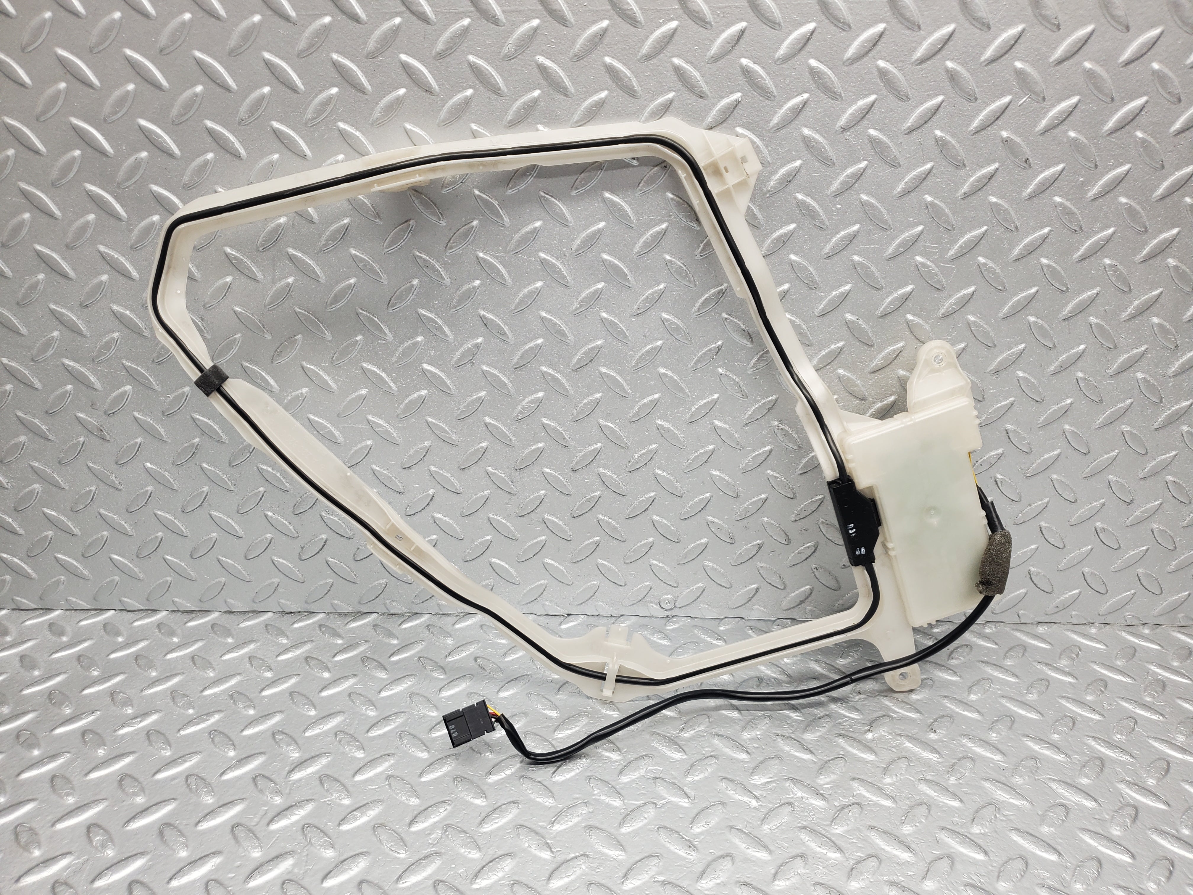 1605 Mercedes-Benz W220 S430 Keyless Antenna Front Left 2208200175