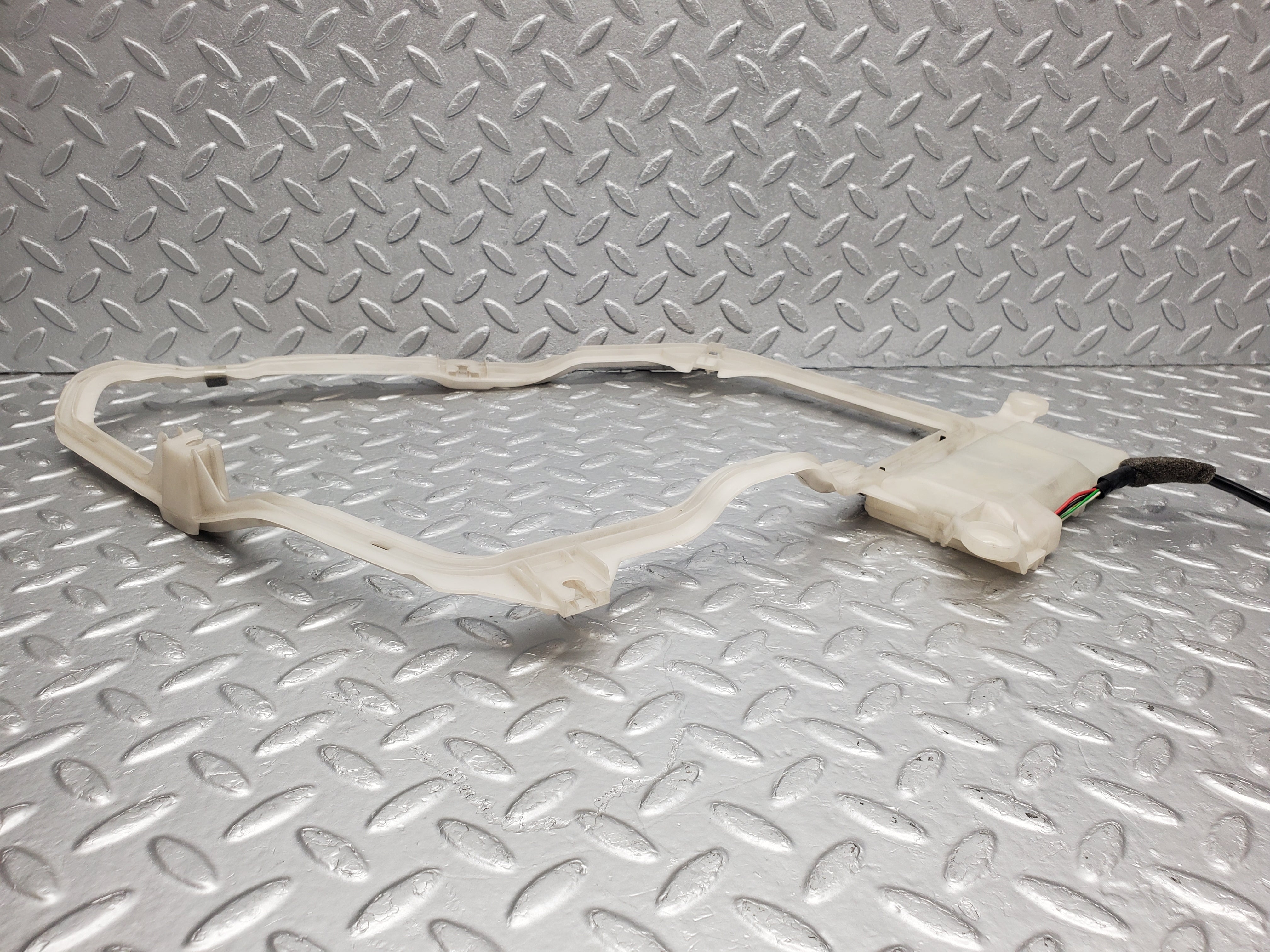 1605 Mercedes-Benz W220 S430 Keyless Antenna Front Left 2208200175