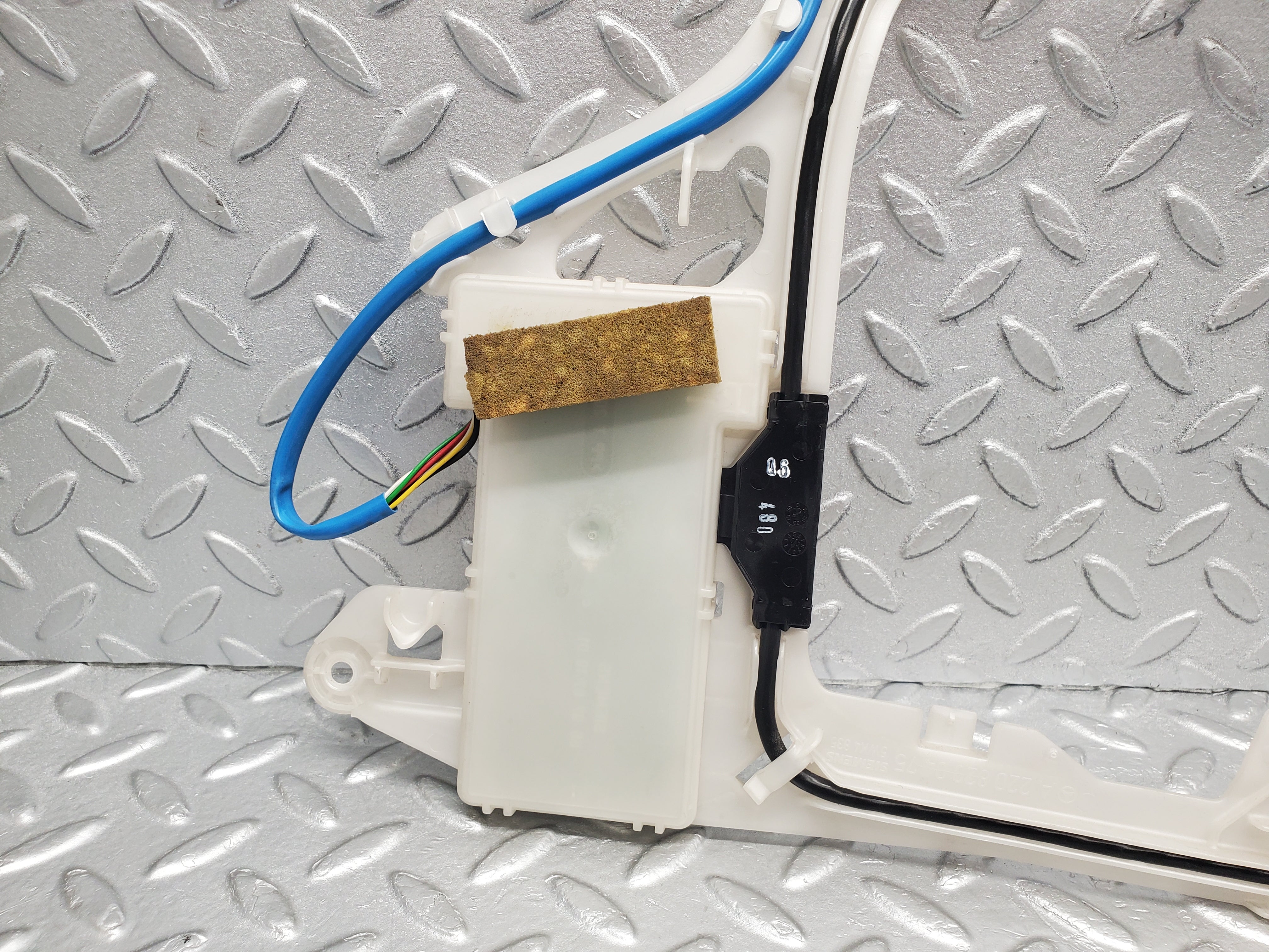 1606 Mercedes-Benz W220 S430 Keyless Antenna Rear Right 2208200475