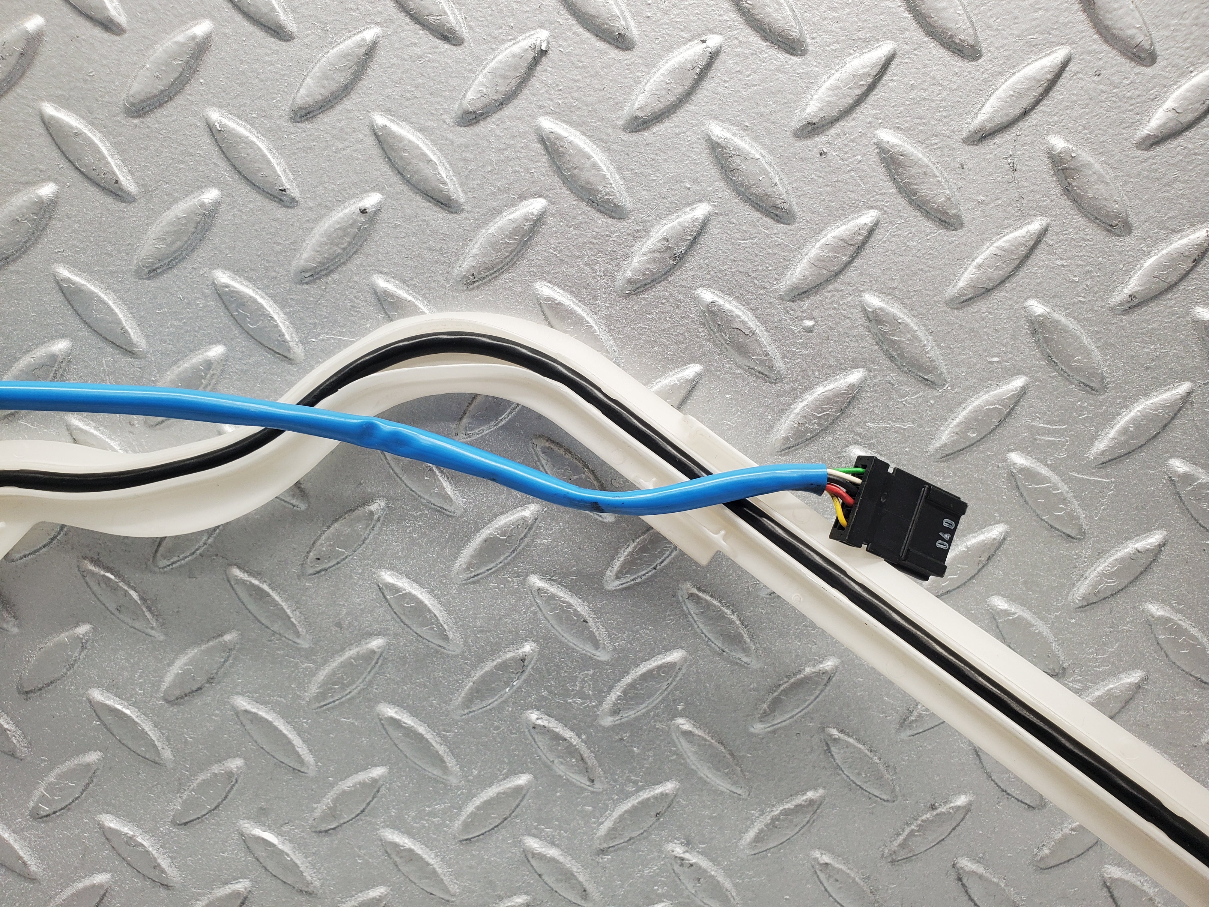 1606 Mercedes-Benz W220 S430 Keyless Antenna Rear Right 2208200475