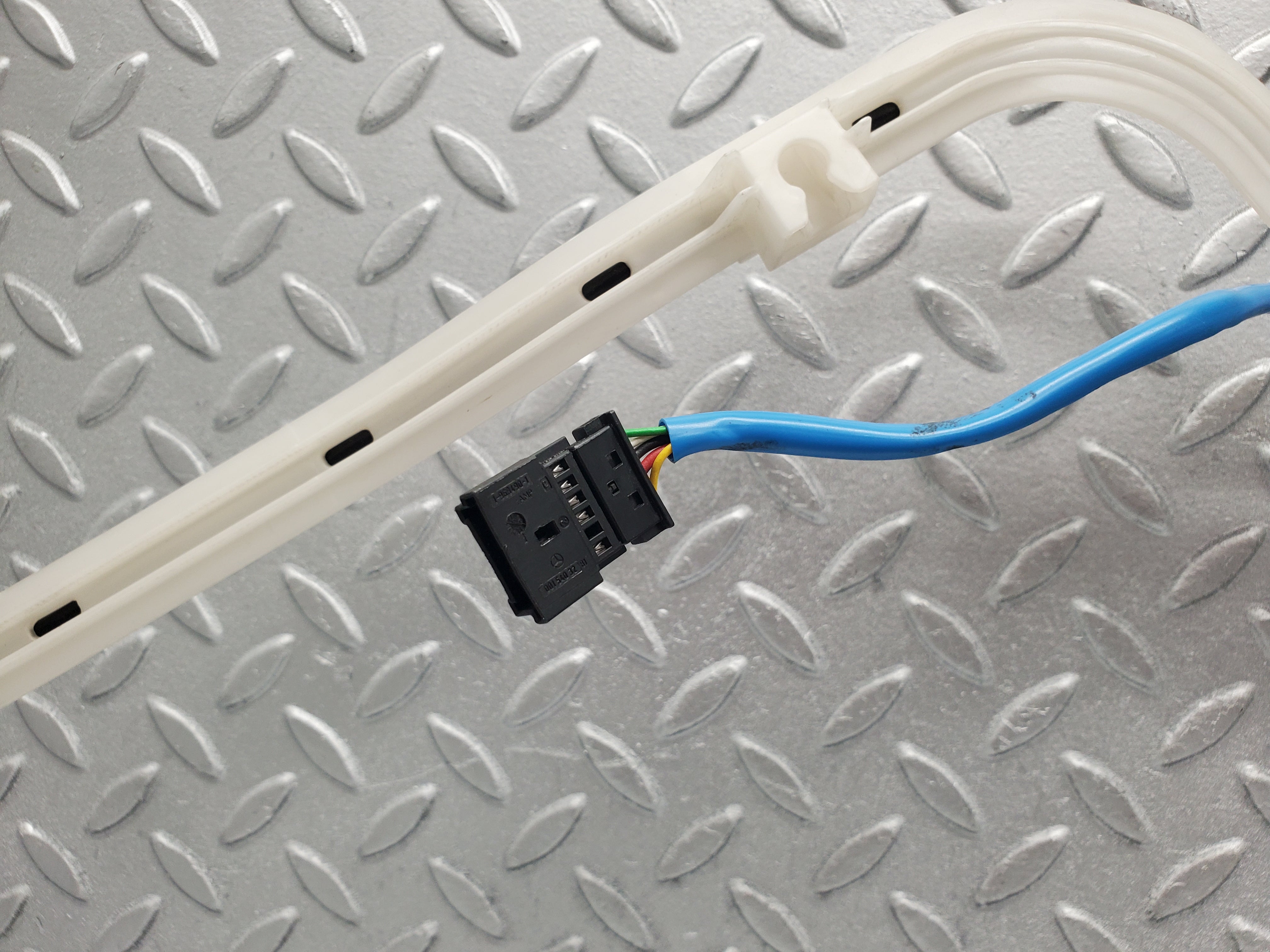 1606 Mercedes-Benz W220 S430 Keyless Antenna Rear Right 2208200475