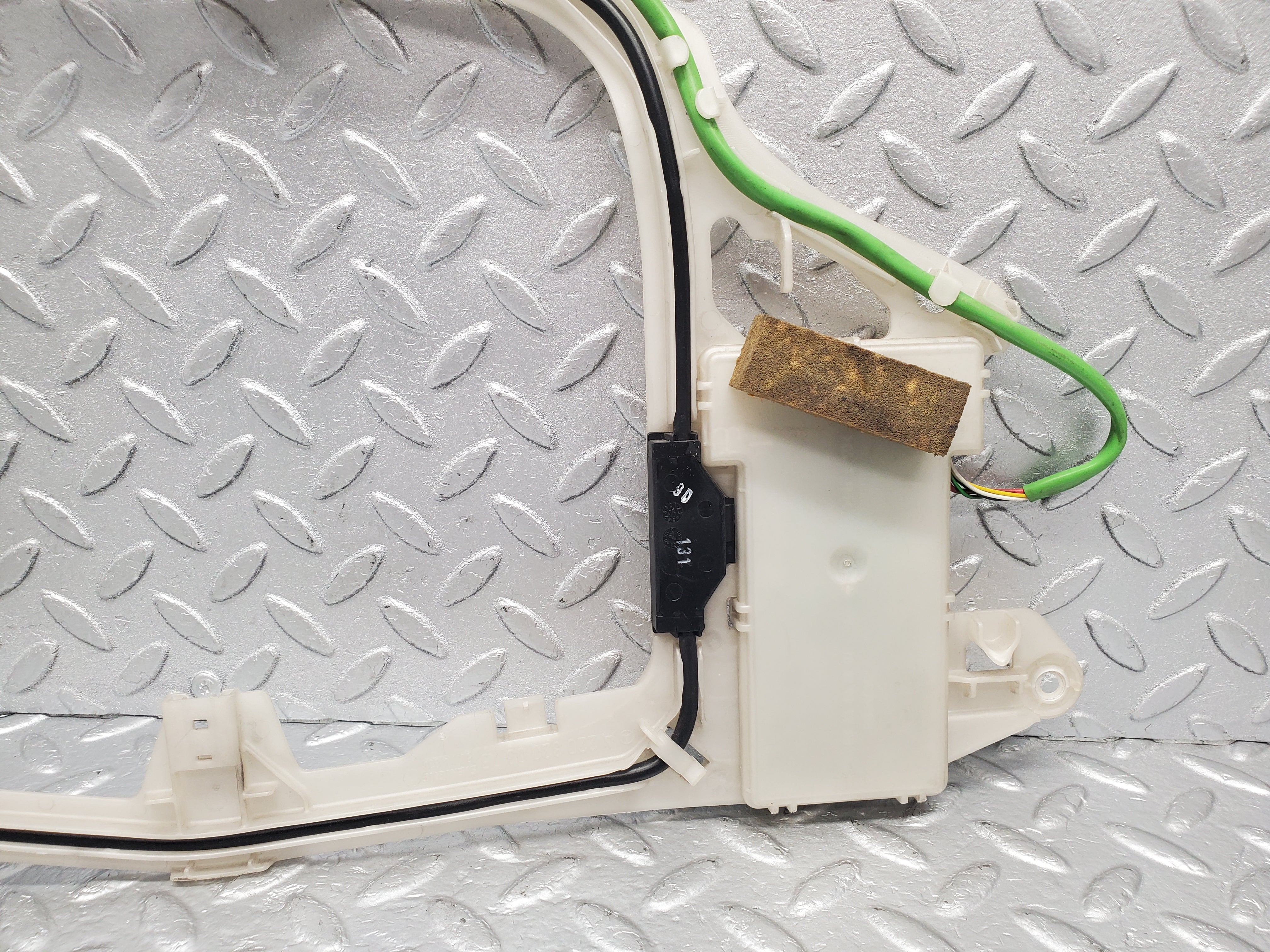 1607 Mercedes-Benz W220 S430 Keyless Antenna Rear Left 2208200375