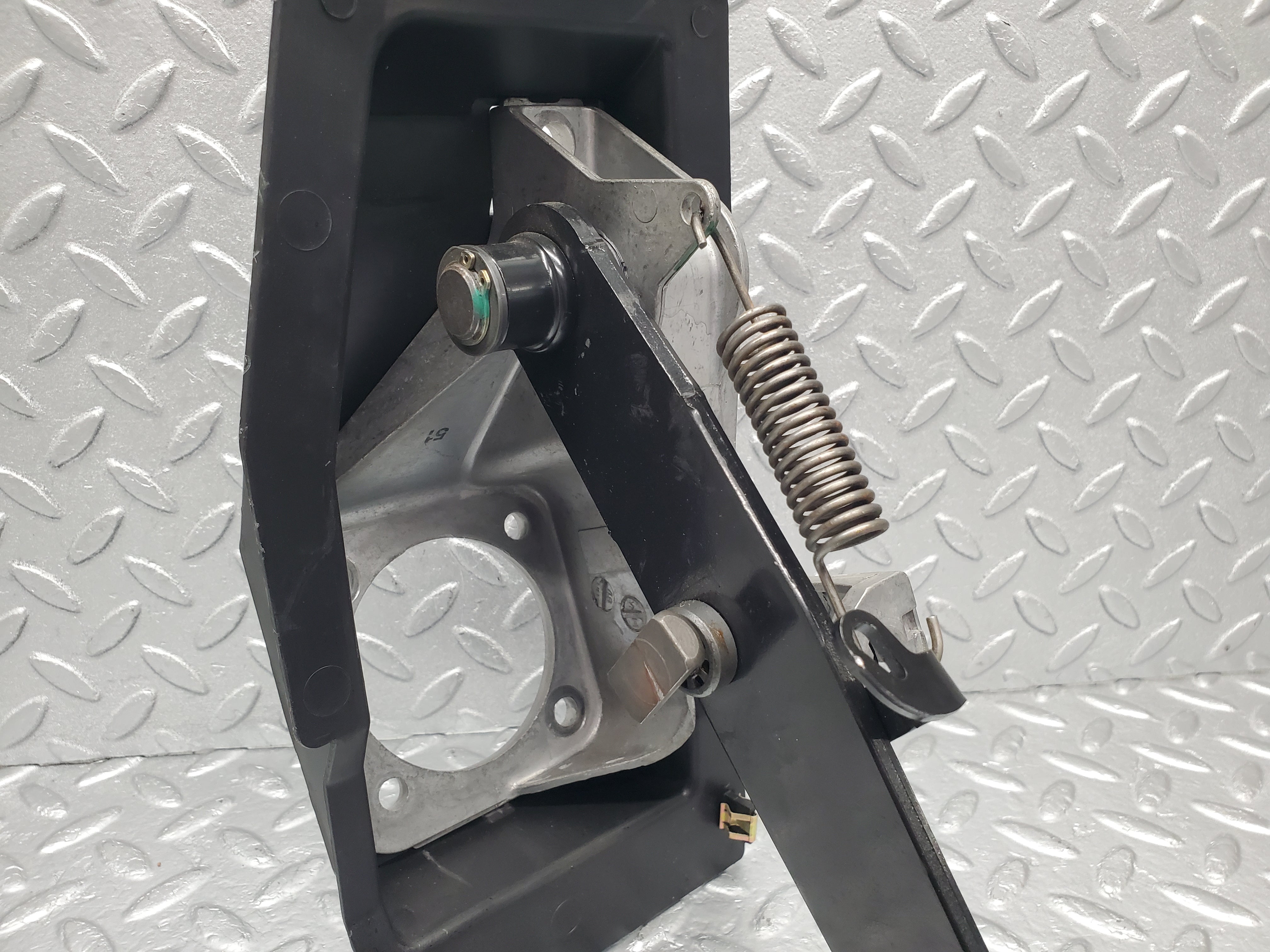 1608 Mercedes-Benz W220 S430 Brake Pedal 2206840718