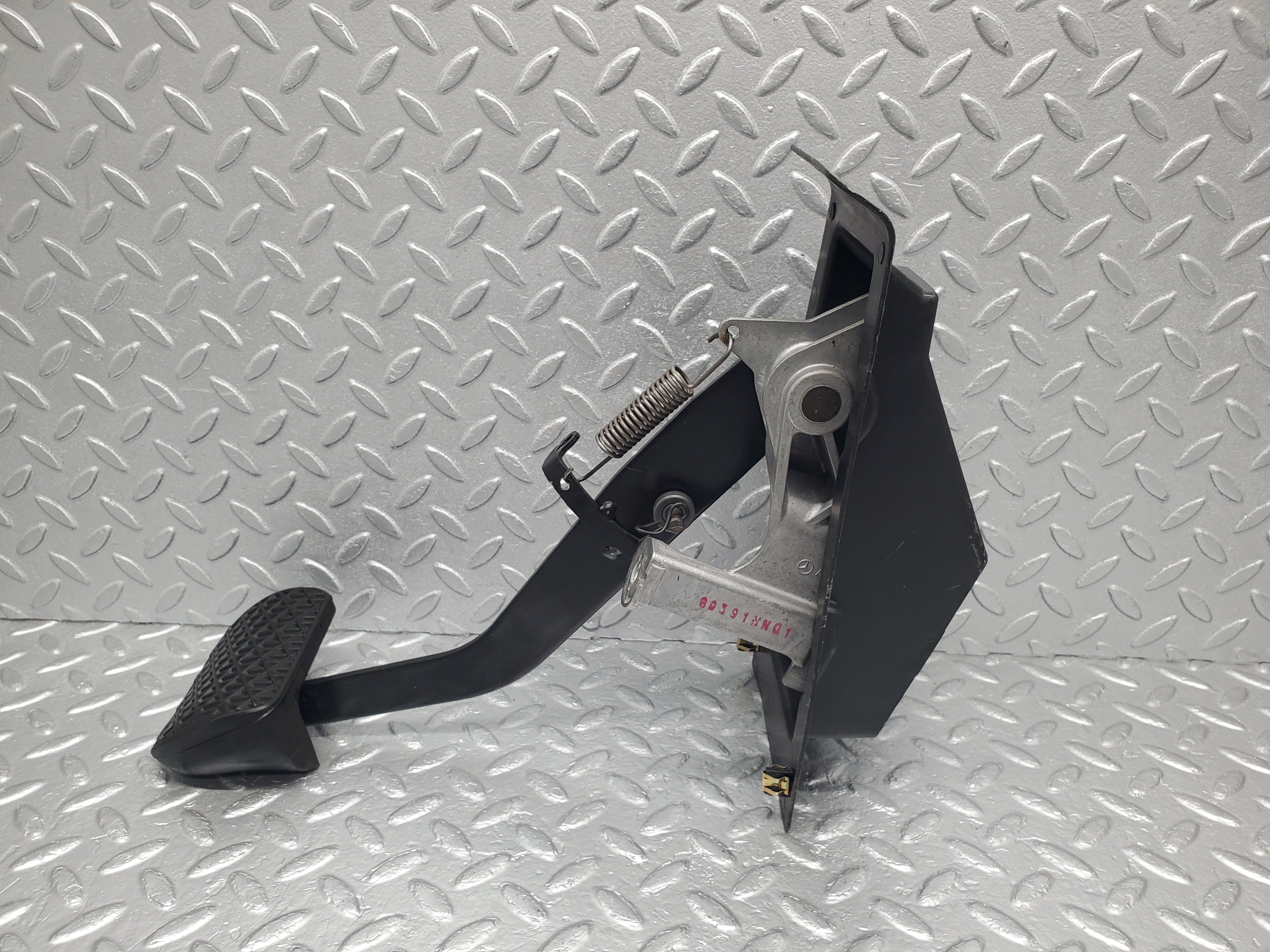 1608 Mercedes-Benz W220 S430 Brake Pedal 2206840718