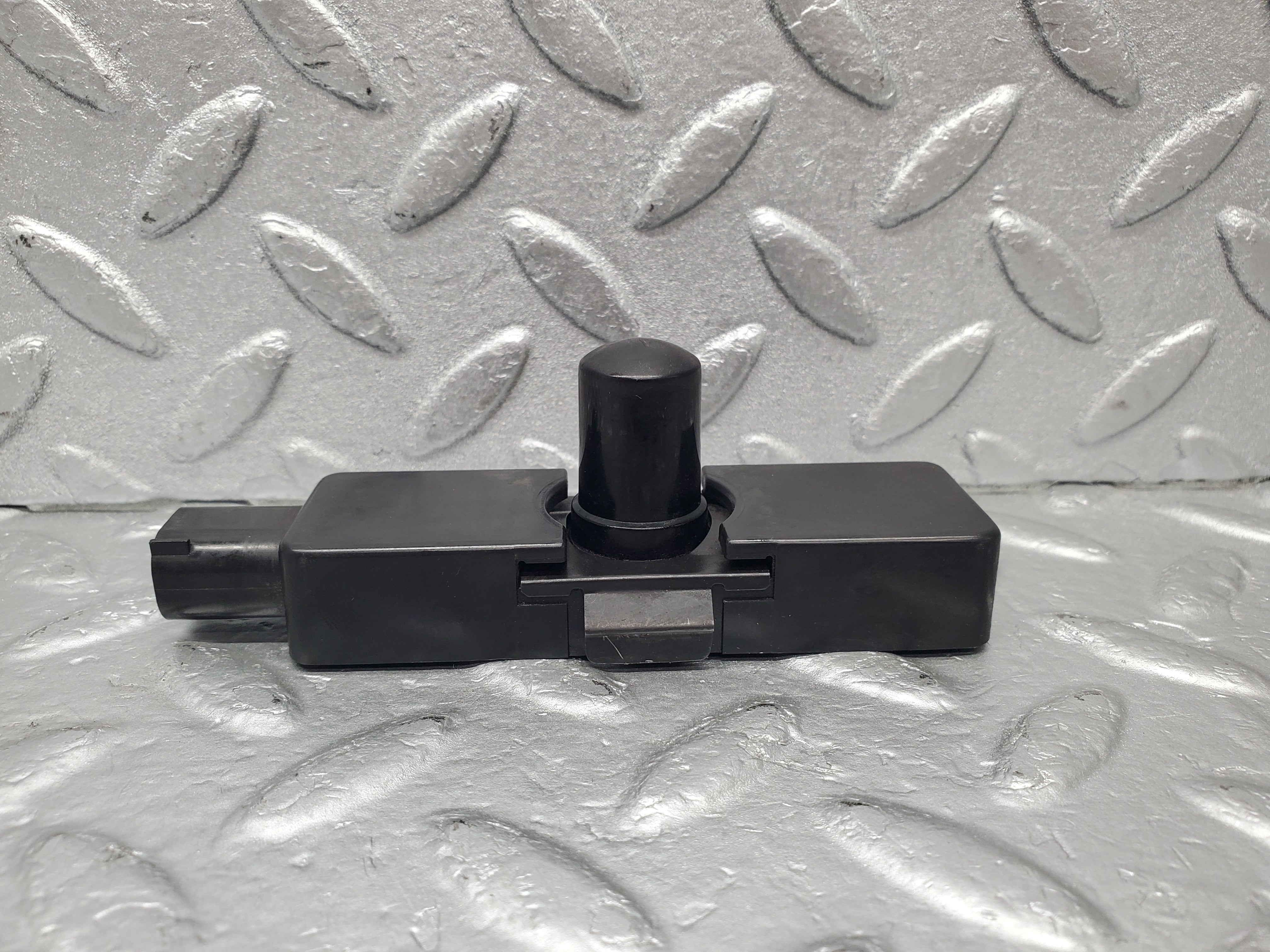 1610 Mercedes-Benz W220 S430 Light Control Sensor 2208300272