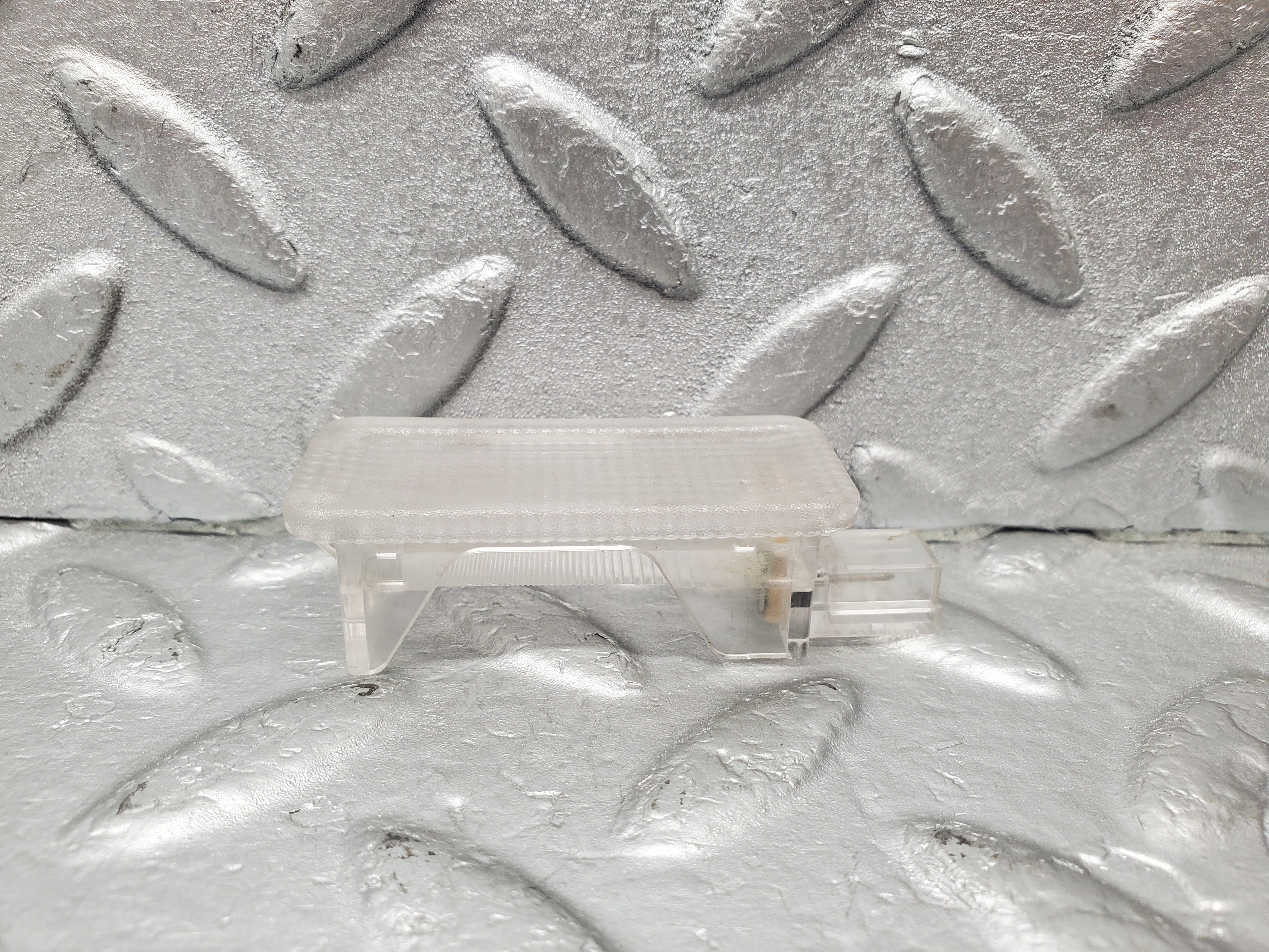 1611 Mercedes-Benz W220 S430 Interior Under Dashboard Lamp 2208201101