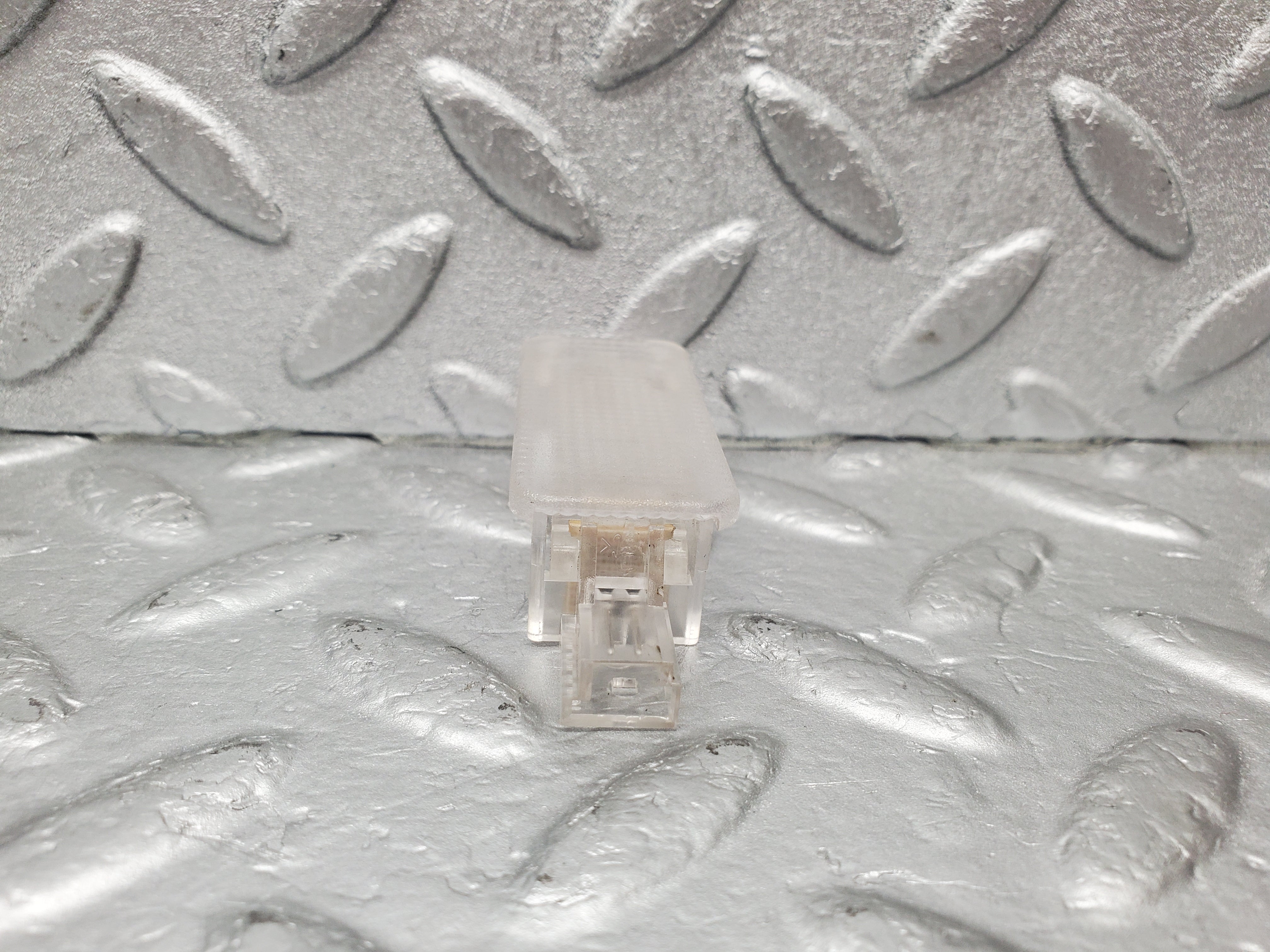 1611 Mercedes-Benz W220 S430 Interior Under Dashboard Lamp 2208201101