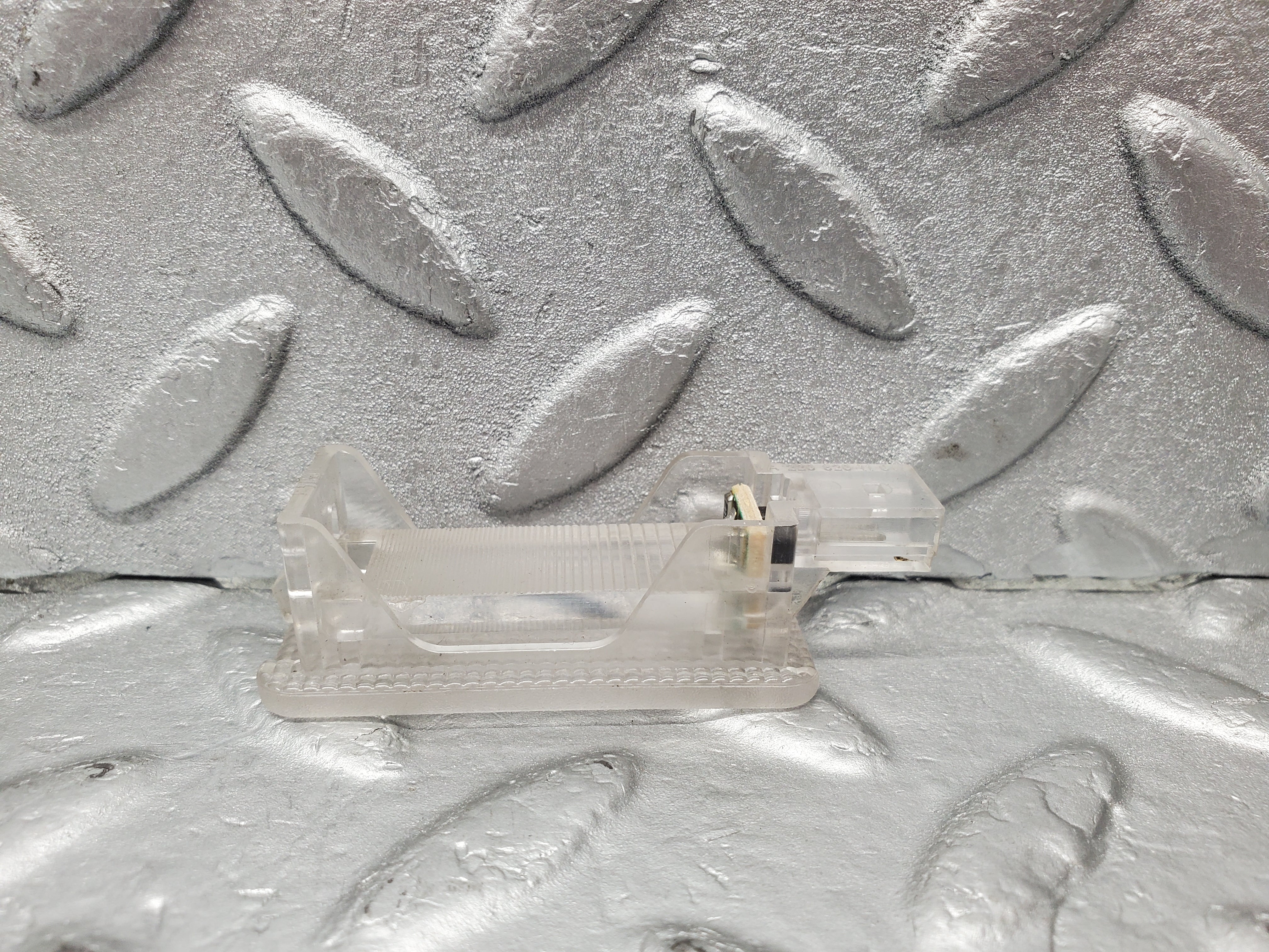 1611 Mercedes-Benz W220 S430 Interior Under Dashboard Lamp 2208201101