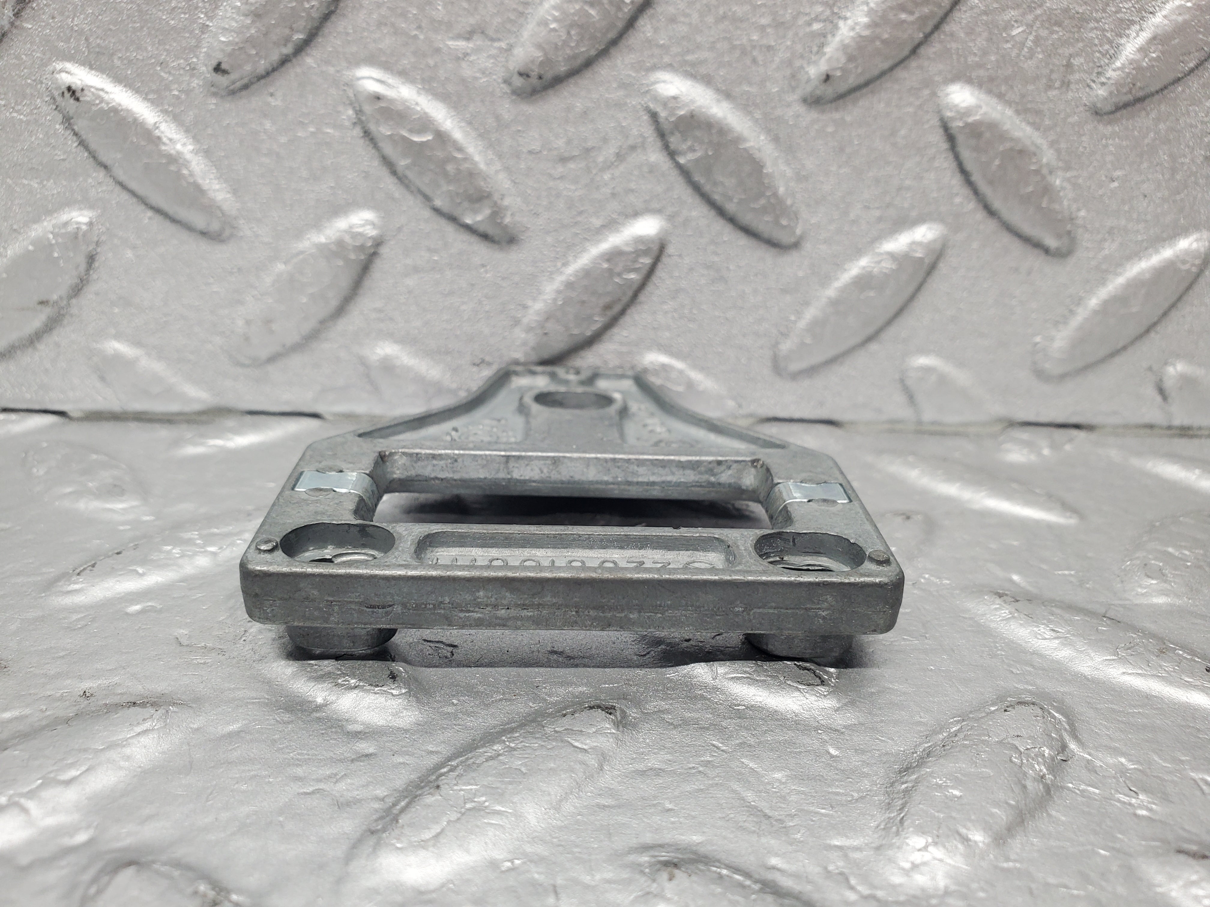 1612 Mercedes-Benz W220 S430 View Mirror Inner Bracket 2208100111