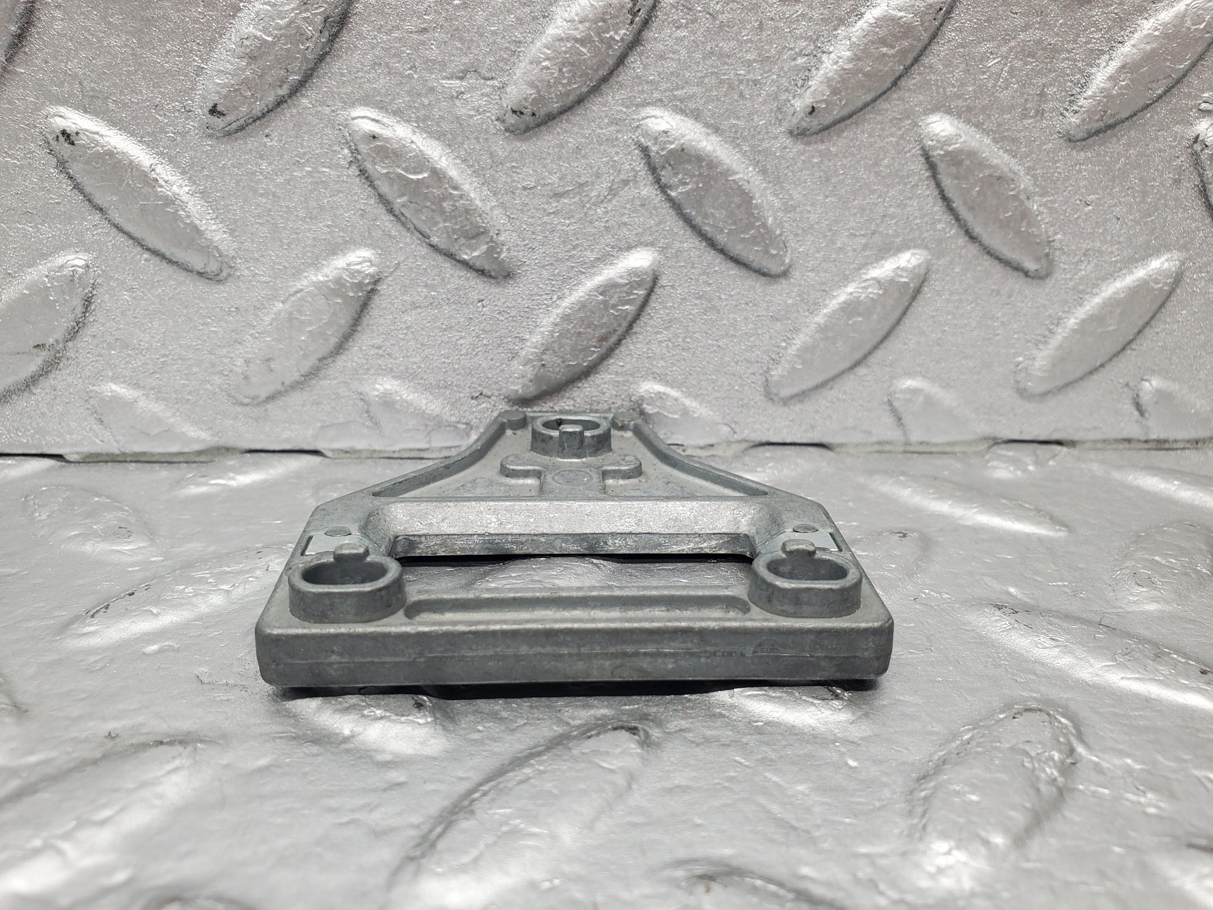 1612 Mercedes-Benz W220 S430 View Mirror Inner Bracket 2208100111