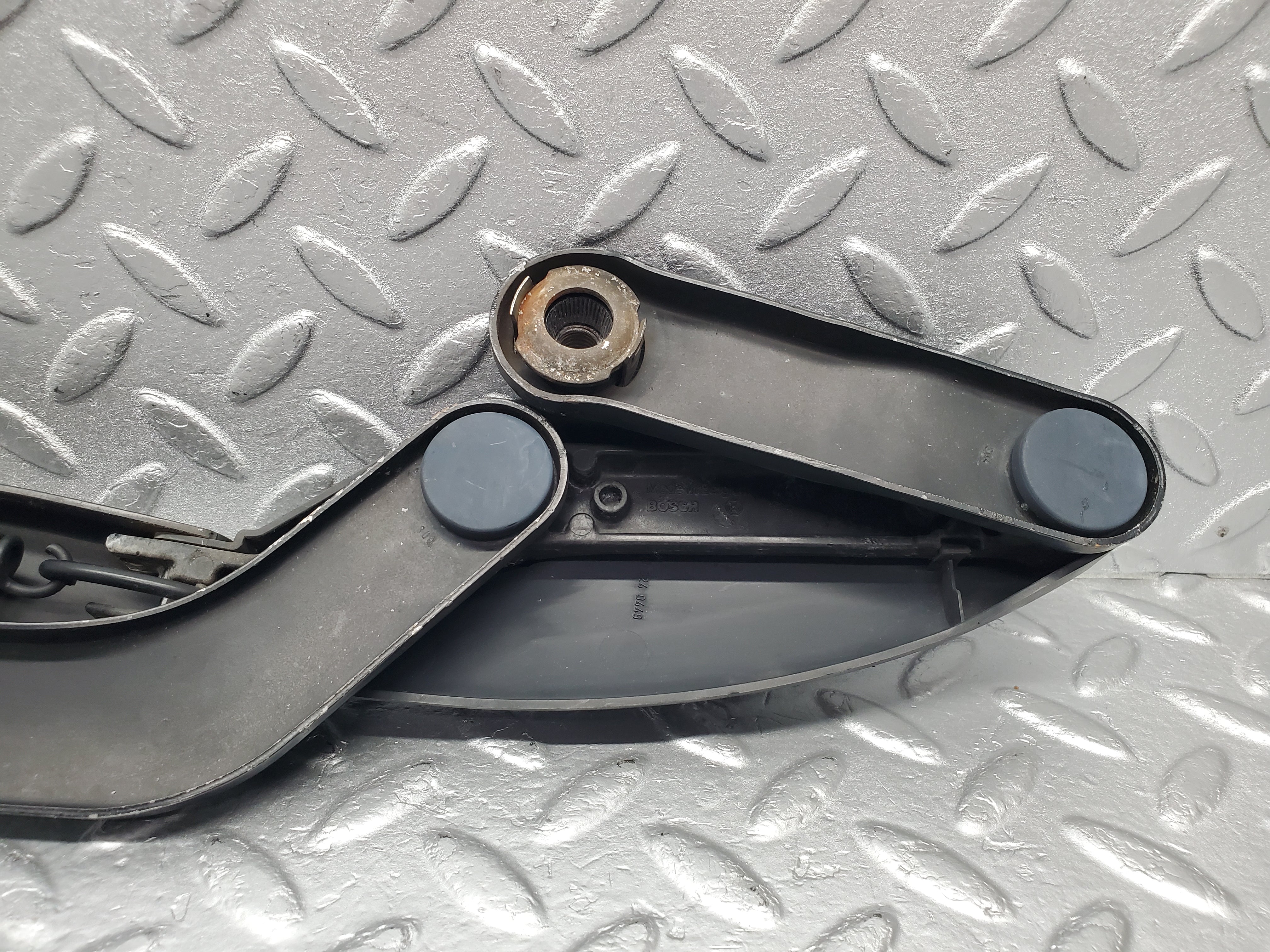 1613 Mercedes-Benz W220 S430 Wiper Arm Left Passenger Side N/S 2208201944