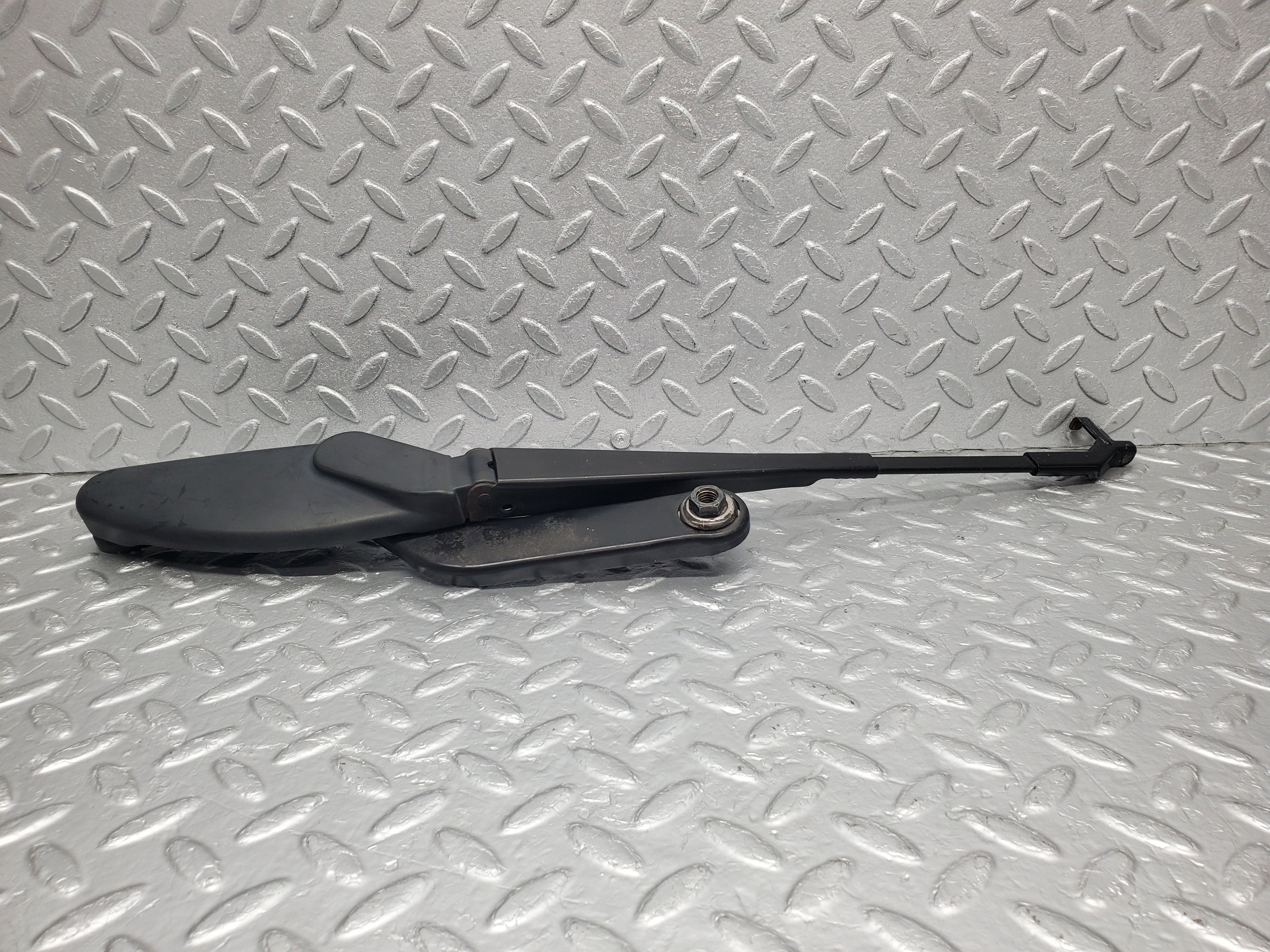 1613 Mercedes-Benz W220 S430 Wiper Arm Left Passenger Side N/S 2208201944