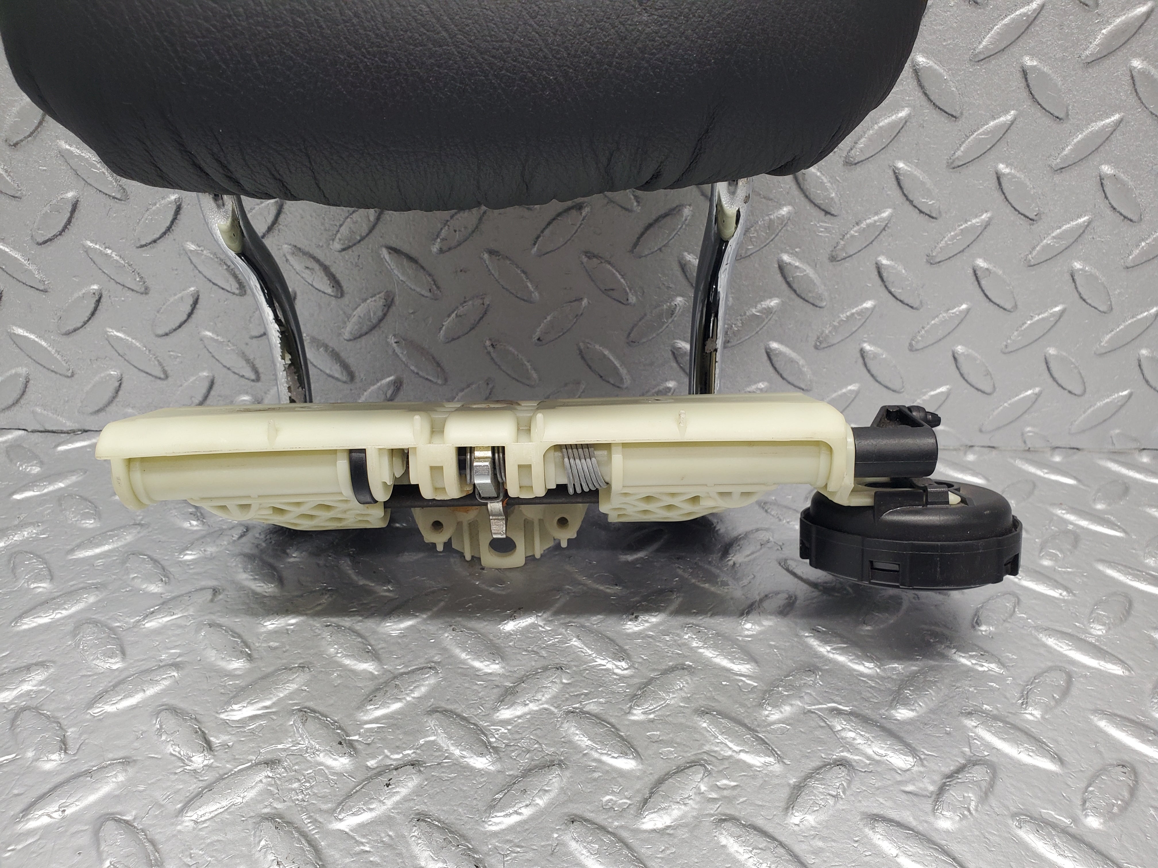 1614 Mercedes-Benz W220 S430 Rear Headrest Black Leather