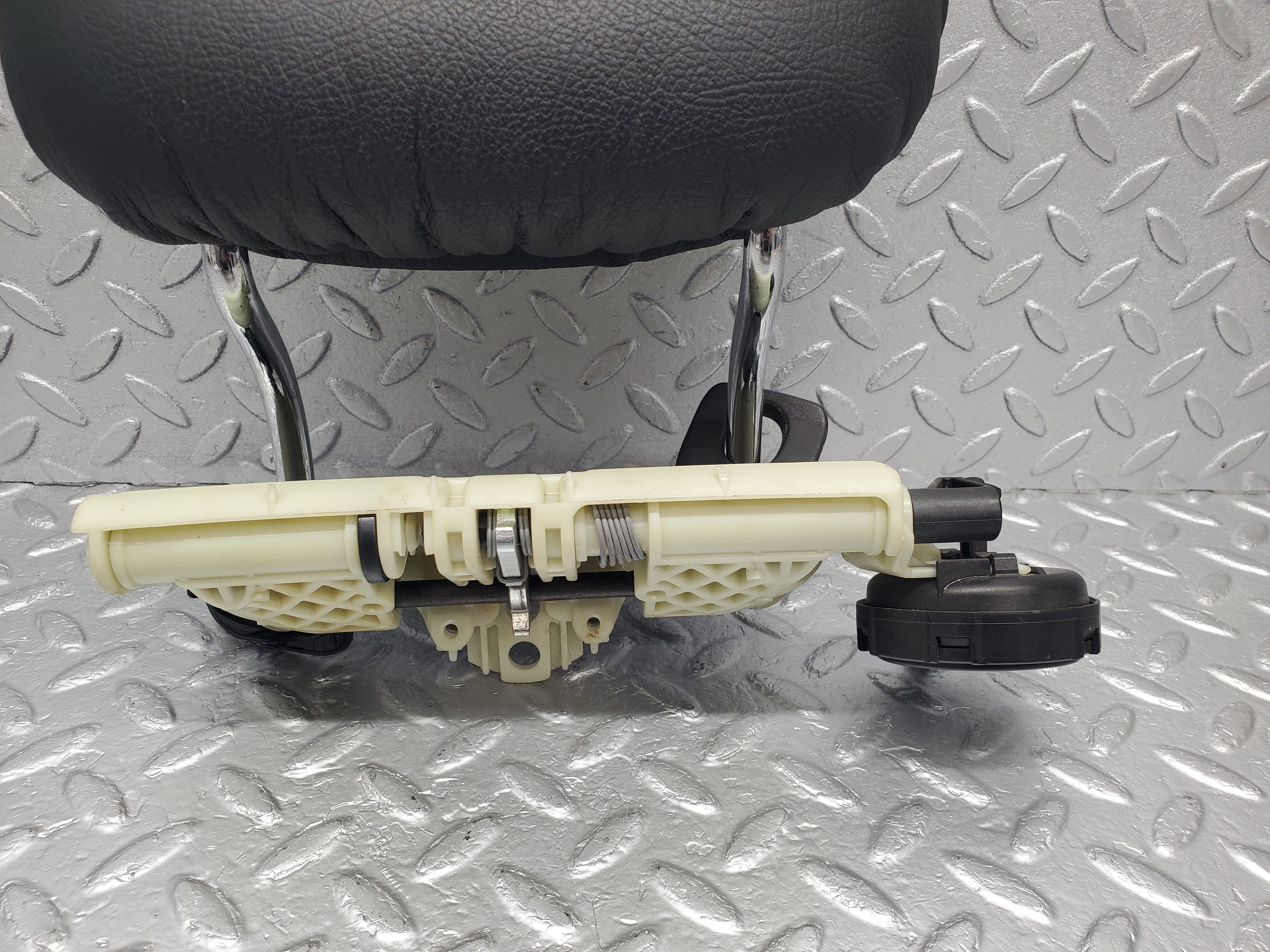 1615 Mercedes-Benz W220 S430 Rear Headrest Black Leather