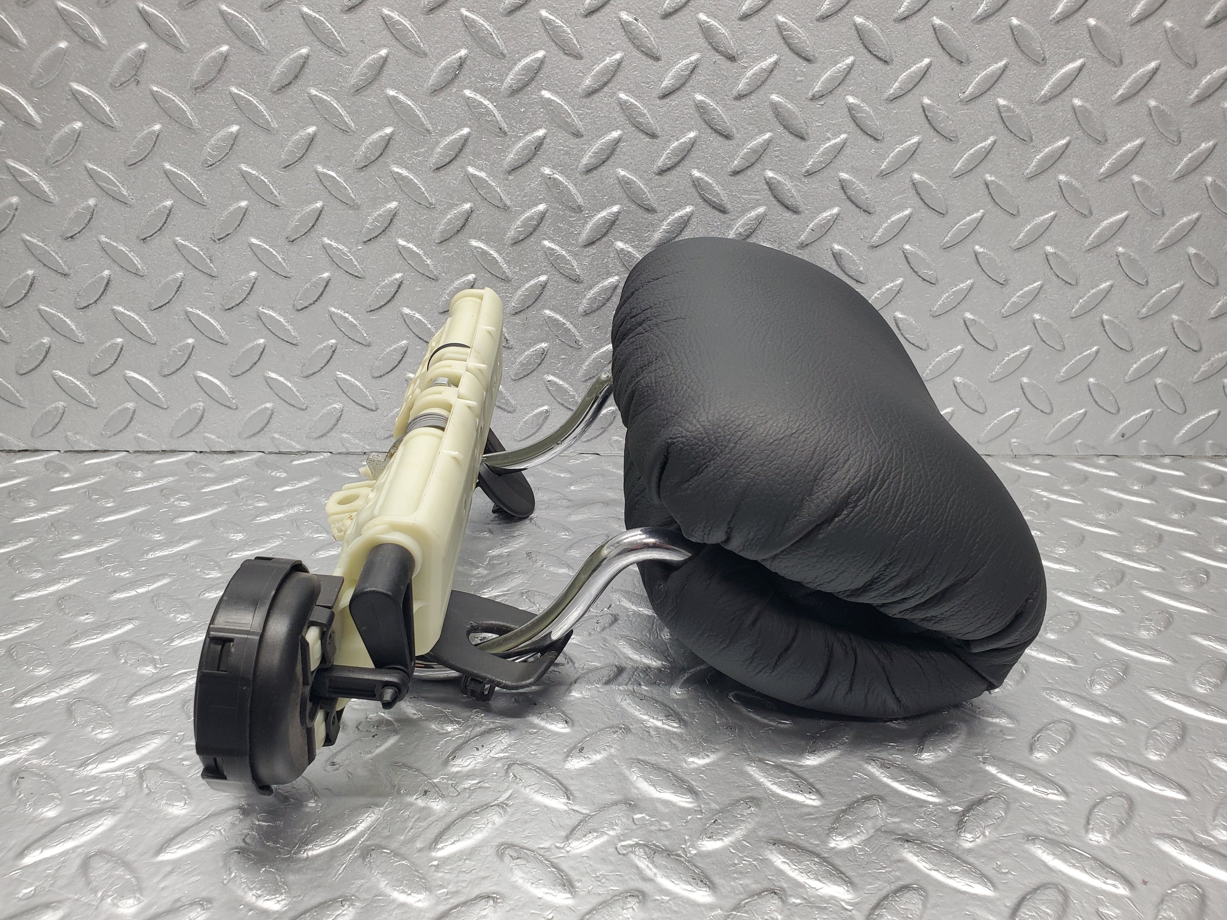 1615 Mercedes-Benz W220 S430 Rear Headrest Black Leather