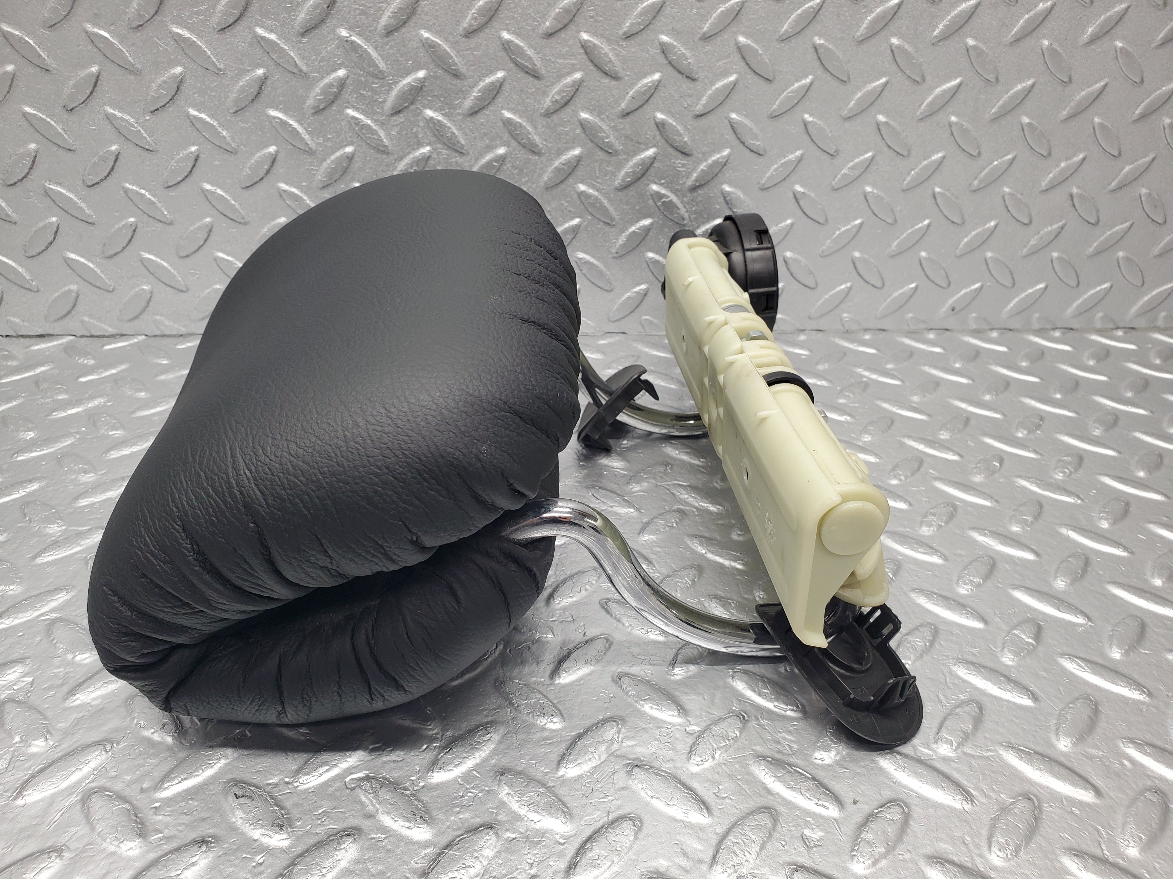 1615 Mercedes-Benz W220 S430 Rear Headrest Black Leather