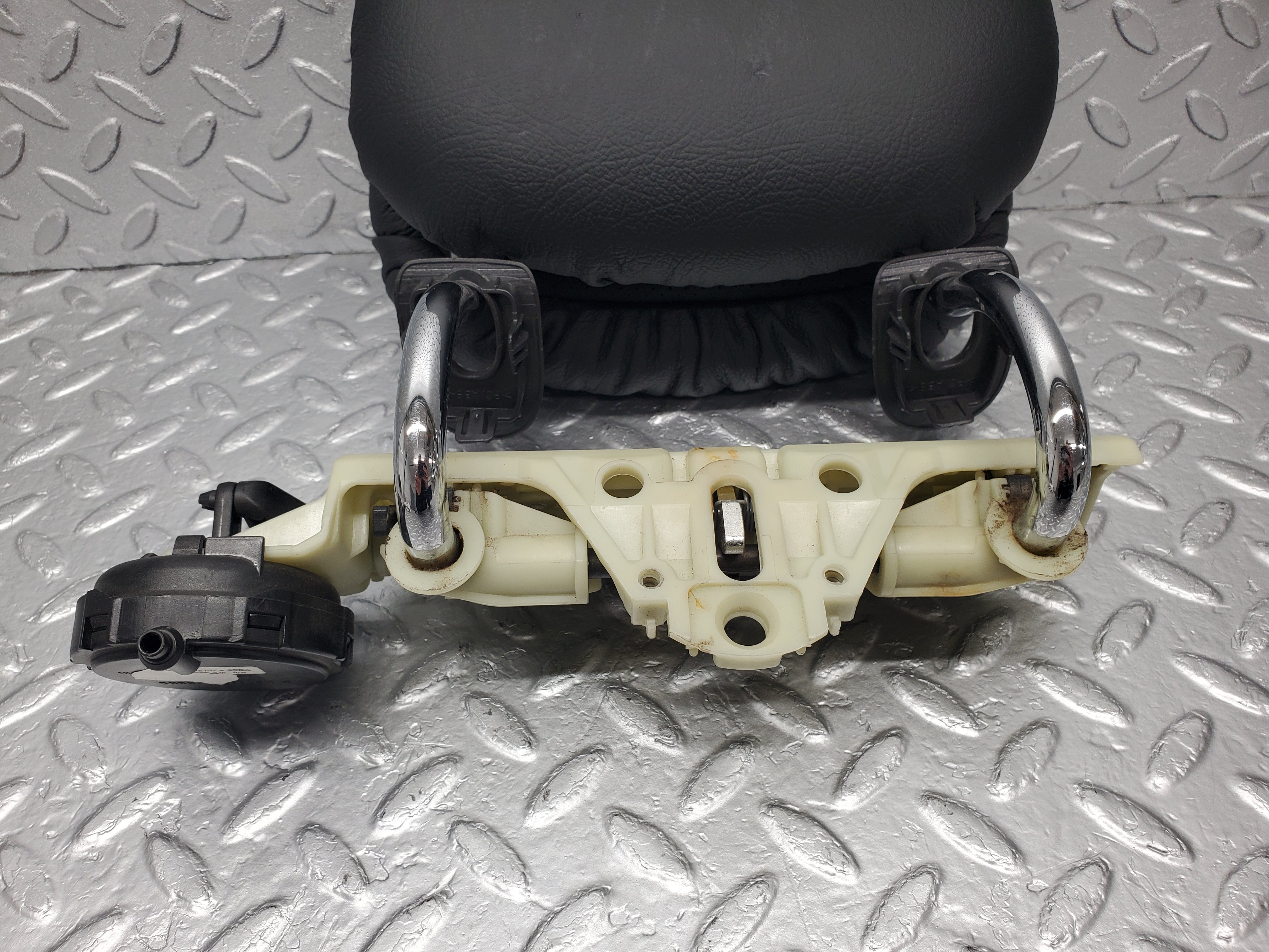 1615 Mercedes-Benz W220 S430 Rear Headrest Black Leather