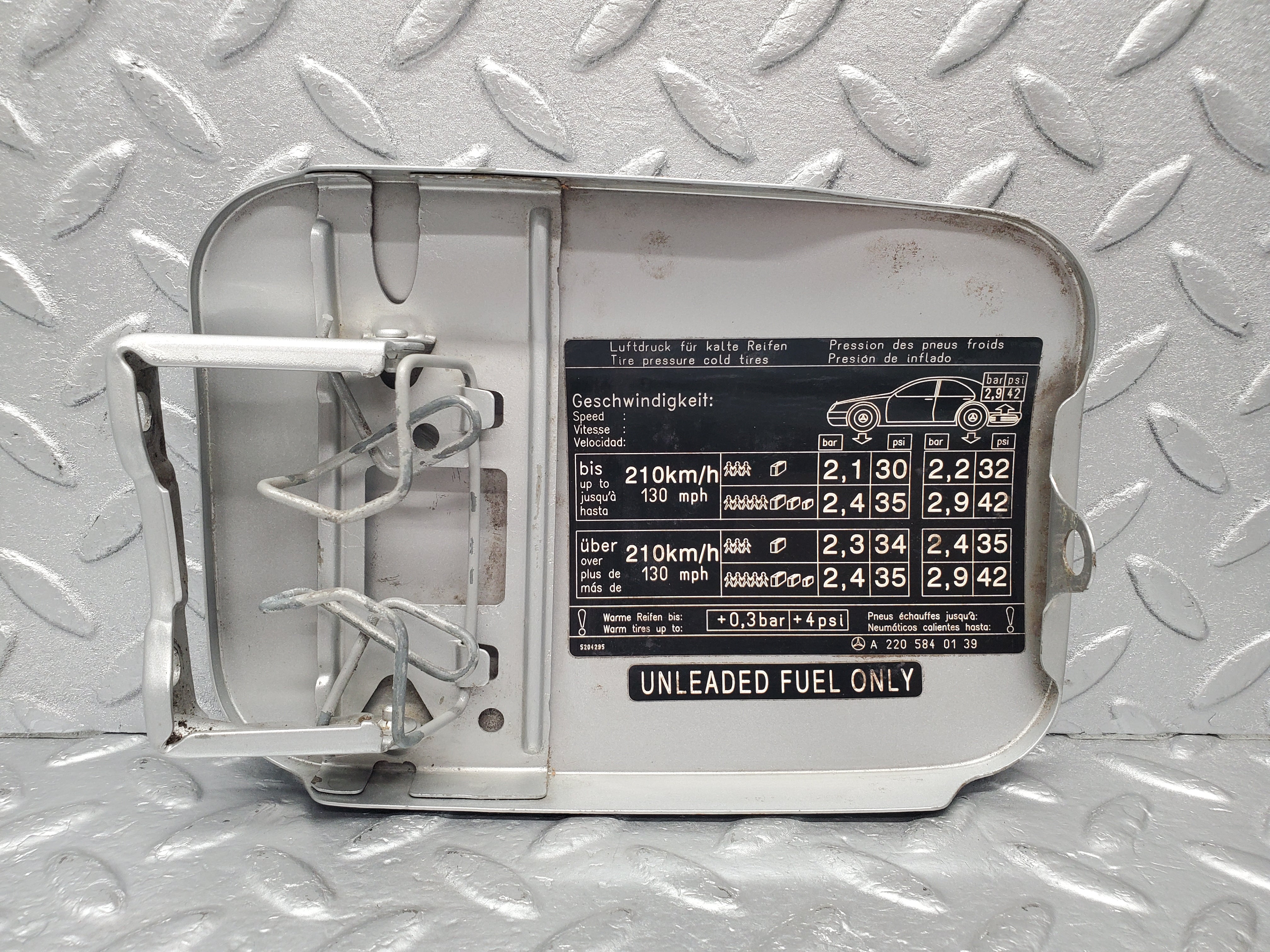 1617 Mercedes-Benz W220 S430 Fuel Flapper Cover Door 2205840139